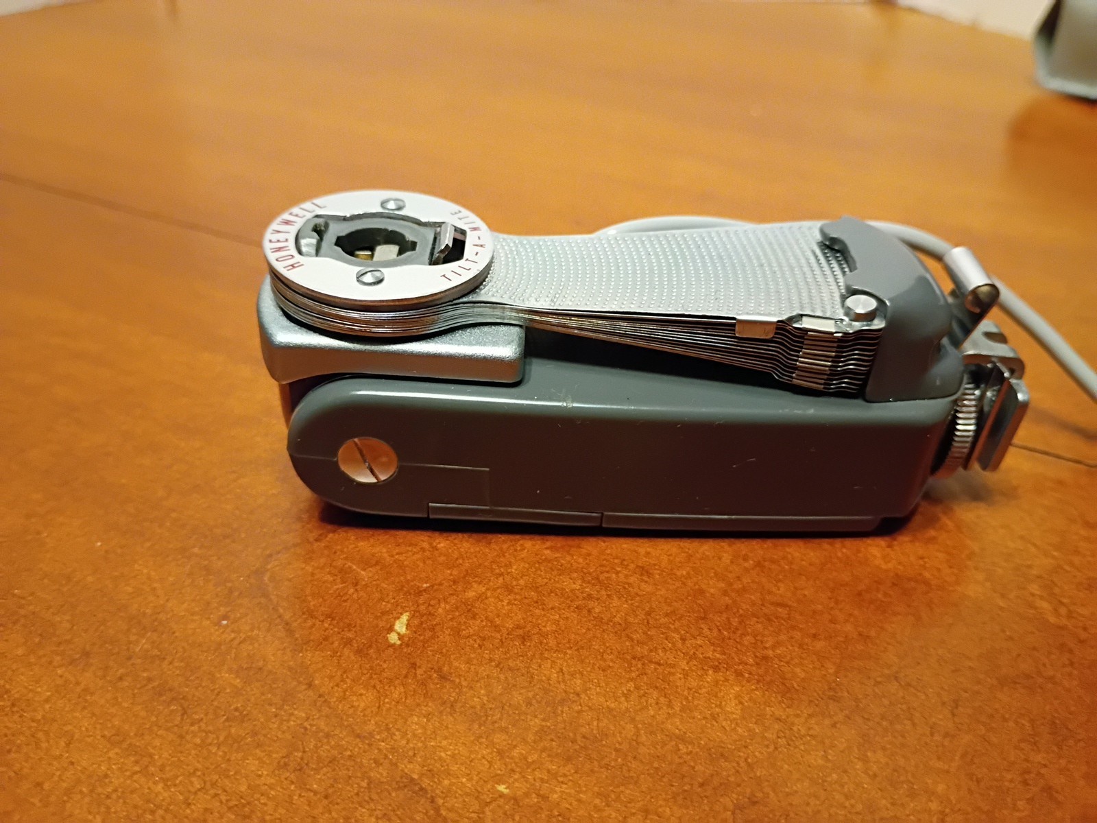 Vtg Honeywell Tilt-A-Mite Camera Flash Unit Collapsible Fan Style W/Case Japan
