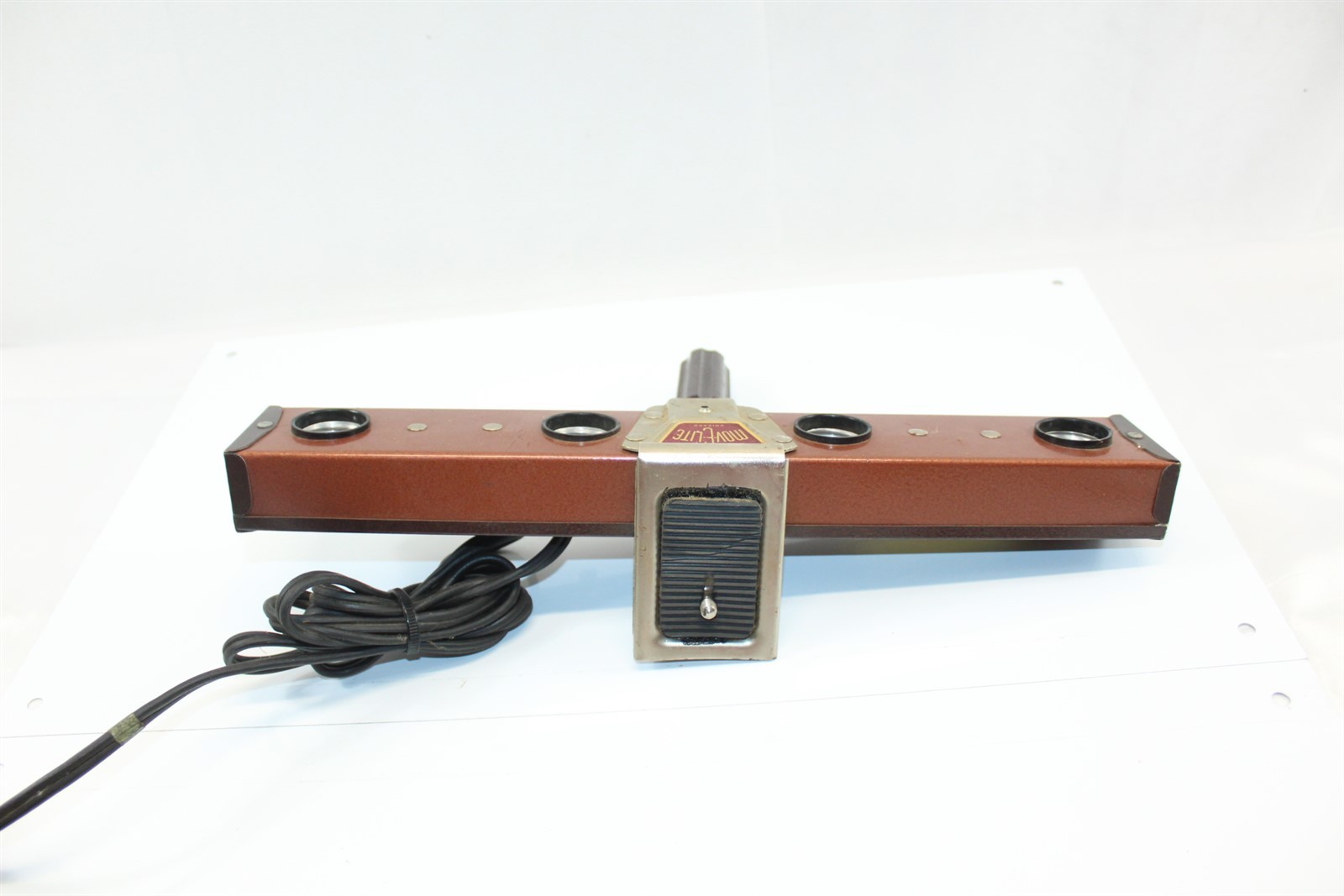 Vintage ACME MOV-E-LITE 4 Lamp Light Bar 14-3/4″ Tested Working