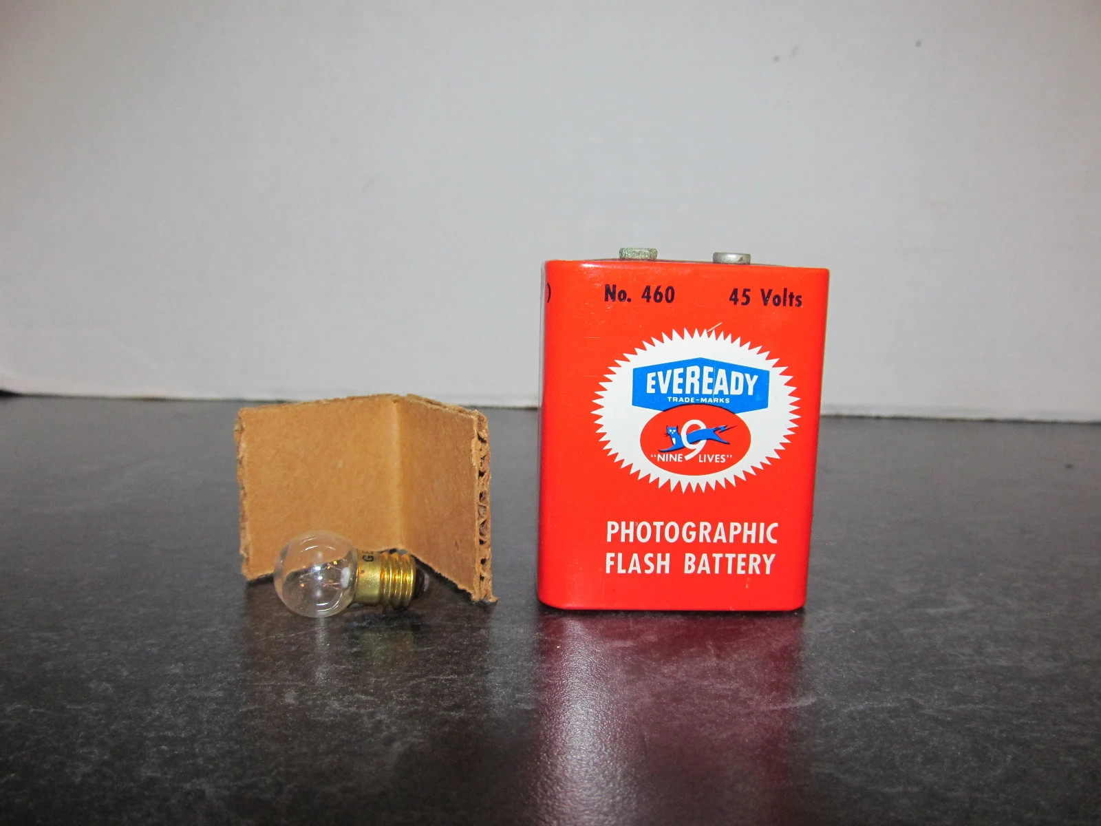 Vintage Eveready Photoflash Kit Battery Bulb for Wink-Light Sylvania Flashbulbs