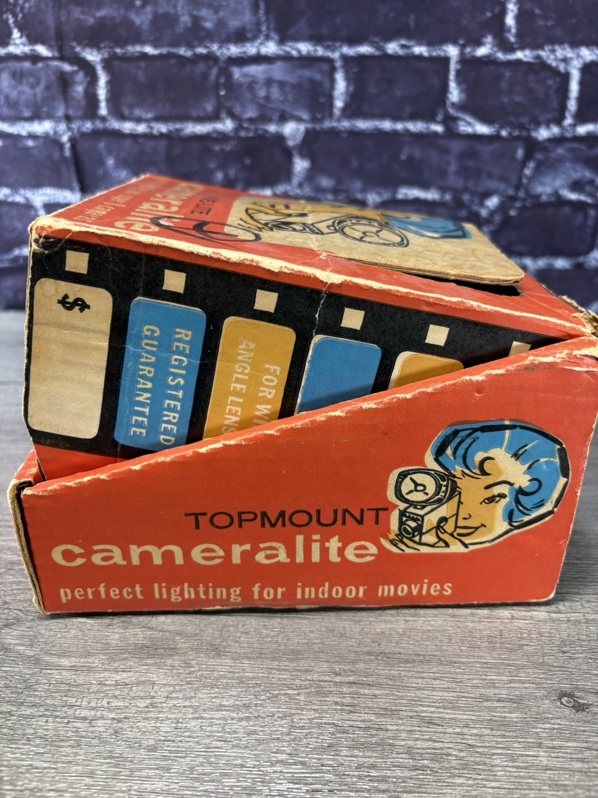 Acme-Lite Cameralite by GE Top Mount light for Super 8 Cameras