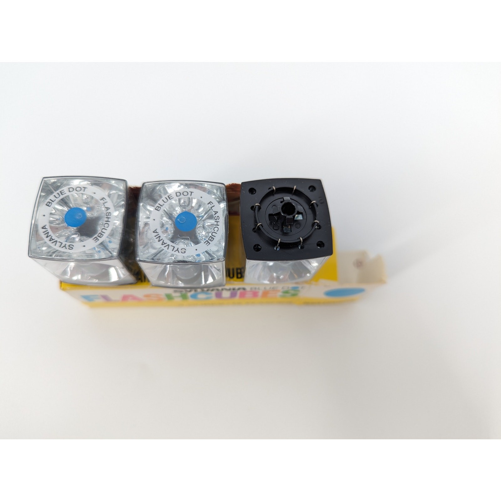 Sylvania Blue Dot Flash Cubes Set of 3 – 12 Flashes