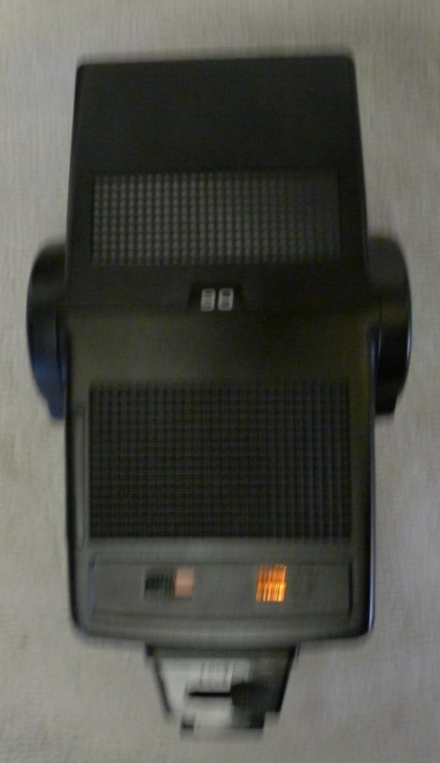 Vivitar Auto Thyristor 272 Shoe Mount Camera Flash with Case & Manual -TESTED