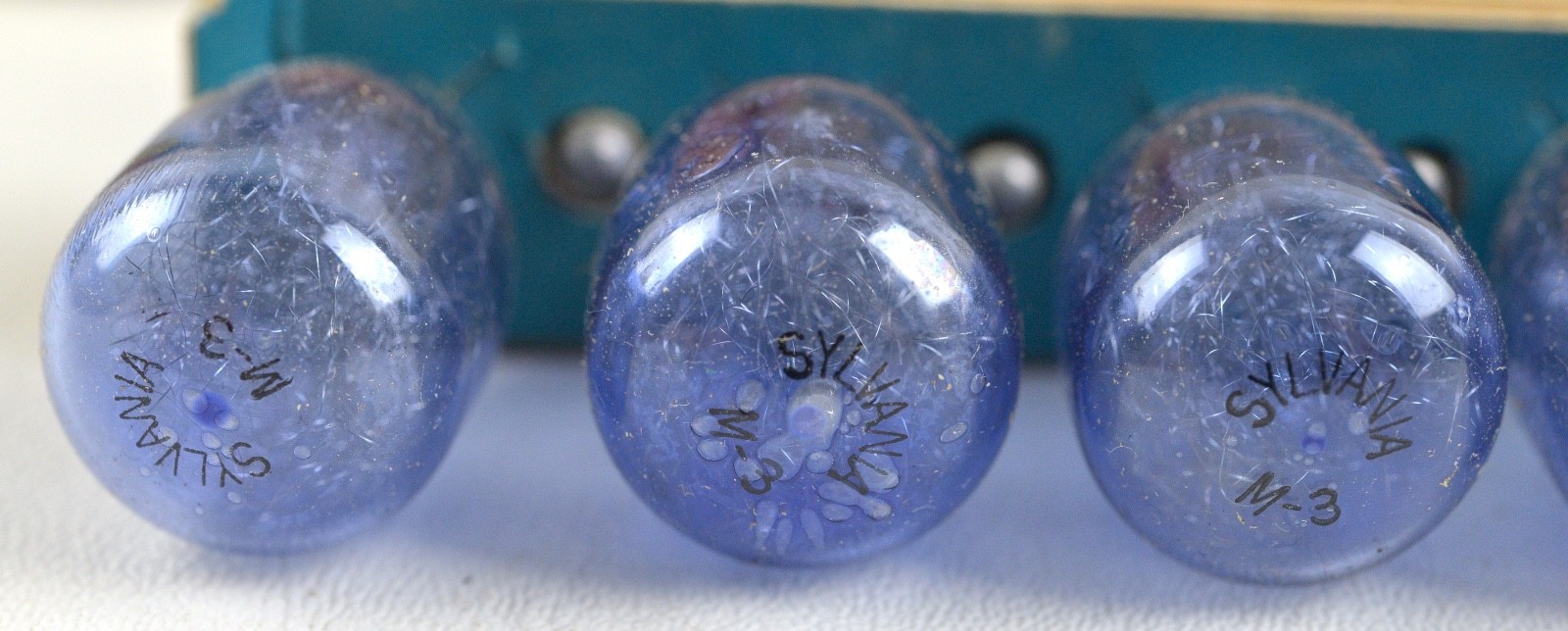 12) Vintage Sylvania M3B Blue Dot Flashbulbs