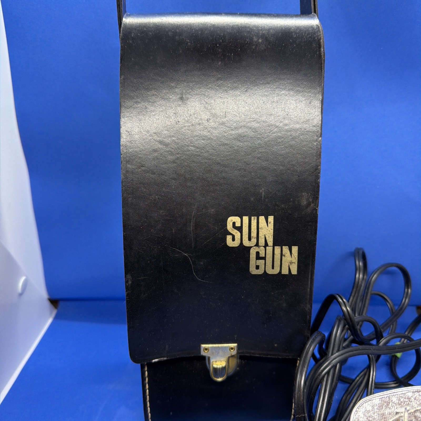 Vintage Sylvania Sun Gun II Movie Light With Original case Lens & Bulb Guard