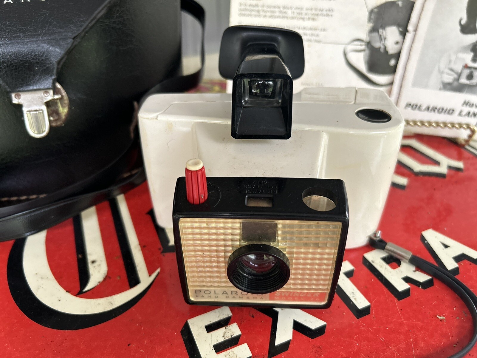 1965 -Polaroid Swinger Model 20 Instant Film Land Camera – Original Casing