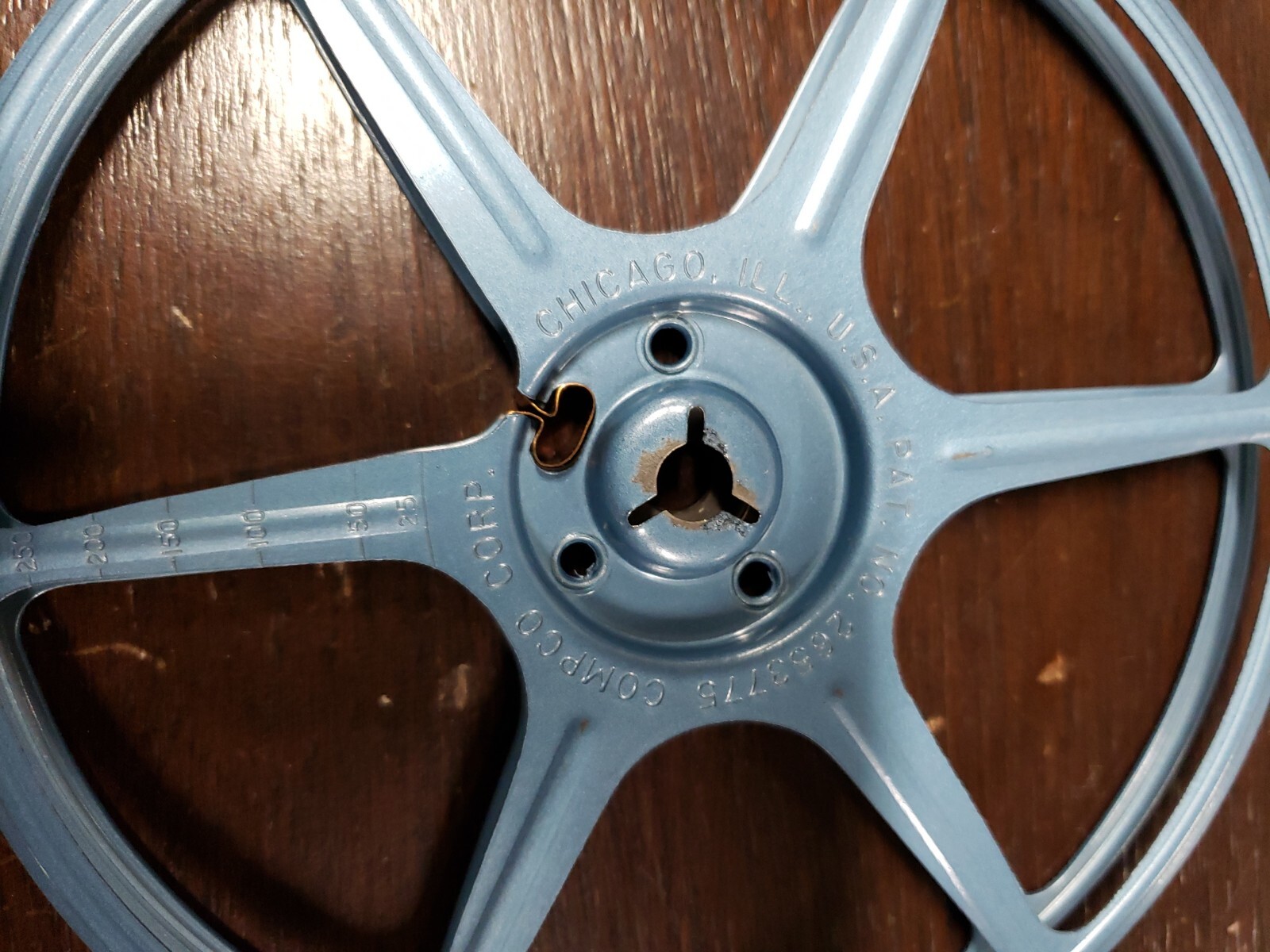 Lot of 2 Vintage 5.25″ Super 8 & 6″ Compco Metal 8mm Film Reels w Canisters