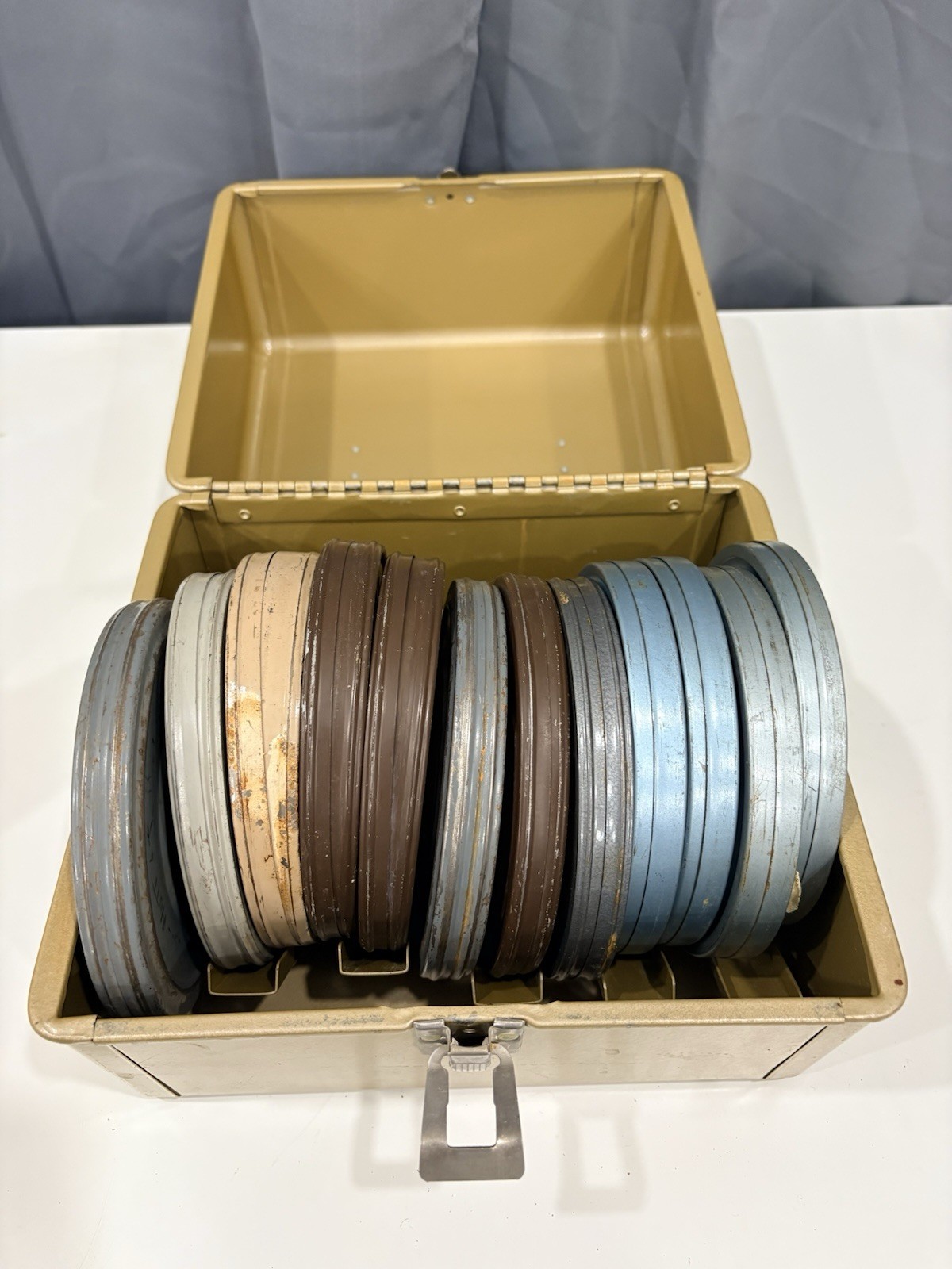 Vintage Kenco 8mm Movie Film Reel Storage Box W/ 12 Canisters & 11 Reels No Film