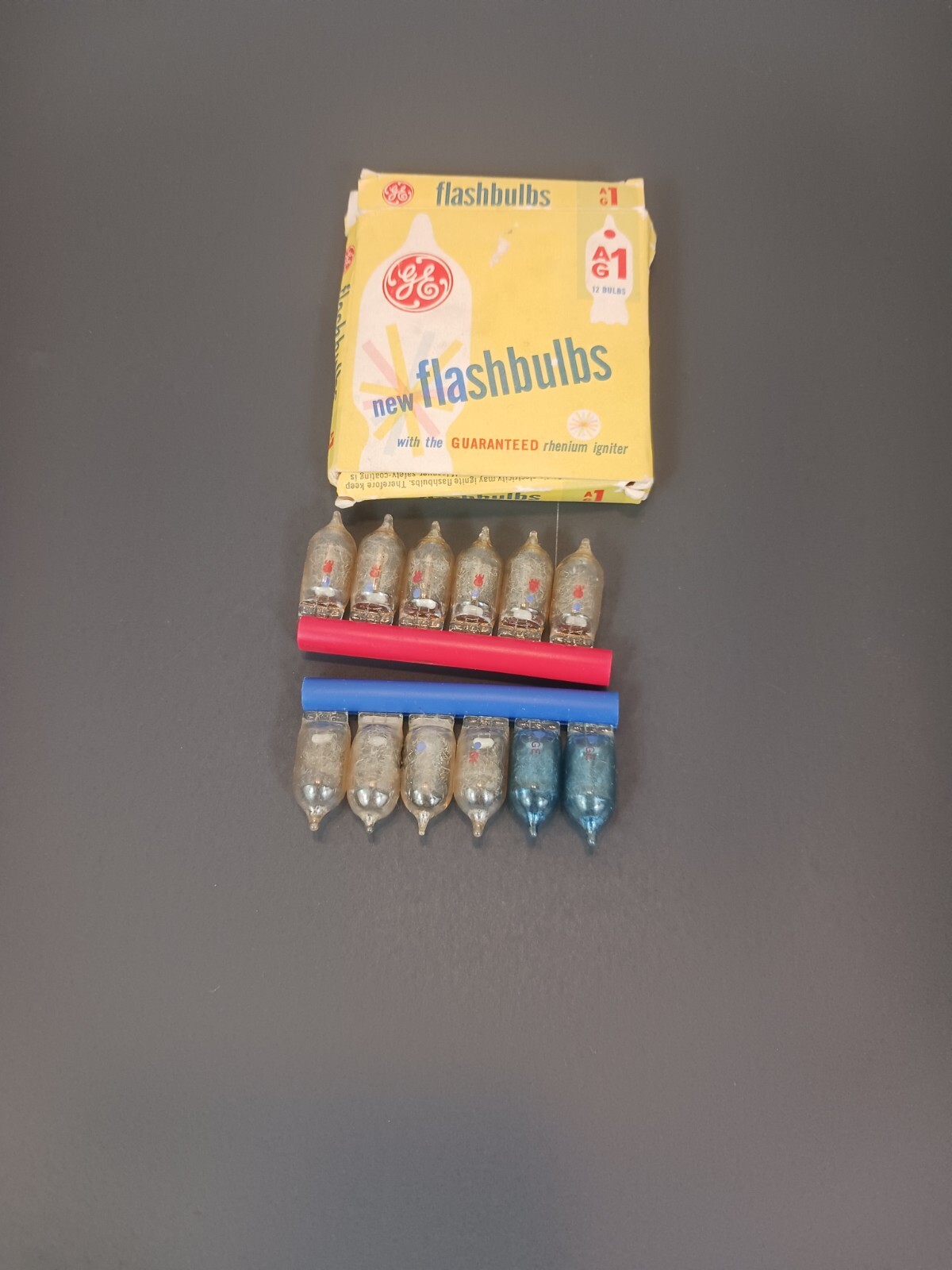 Vintage GE Flashbulbs Untested AG1 Photo Lamp Dept Original Box See Pics