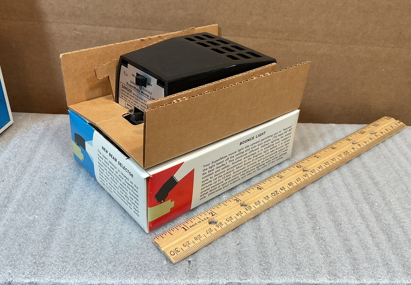 General Electric SuperMate Movie Camera Light Model SM-2 New In Box Super 8