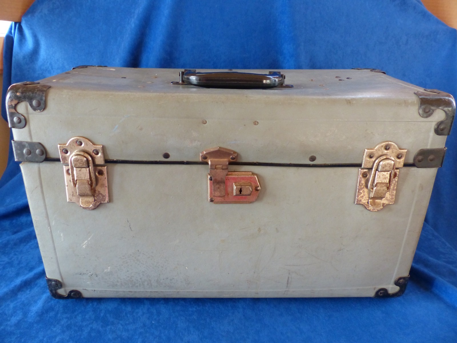 Vintage Graflex 3×4, up to 4×5 camera case, 20 x 12 x 10 inches, good condition