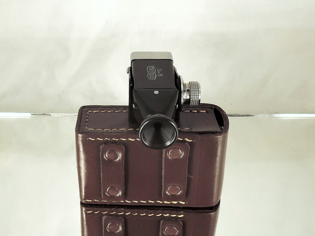 Viewfinder Flexaret Meopta s black 24×36 CLA older design with screws VERY RARE