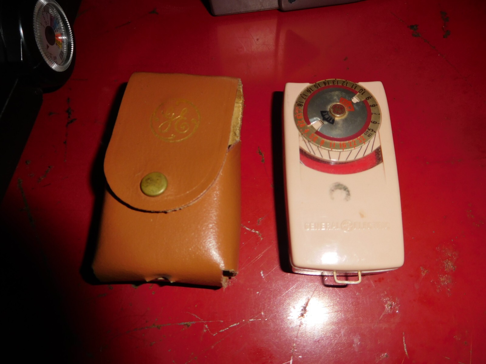 Vtg lot of photographic equipment Vivitar 283 Nikon A20, GE Mascot meter CLEAN