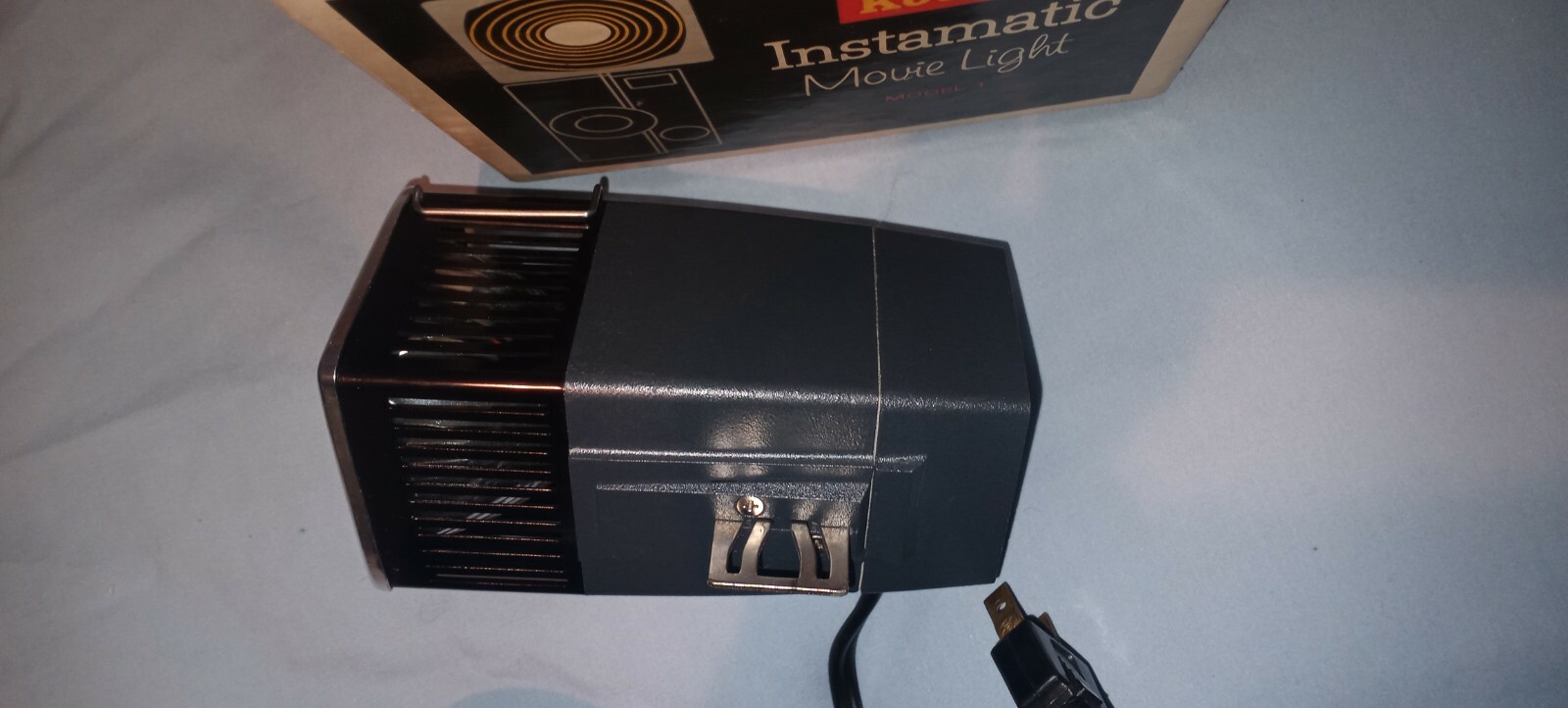 KODAK INSTAMATIC MOVIE LIGHT MODEL 1, NO. D375, MADE IN U.S.A., IN ORIGINAL BOX