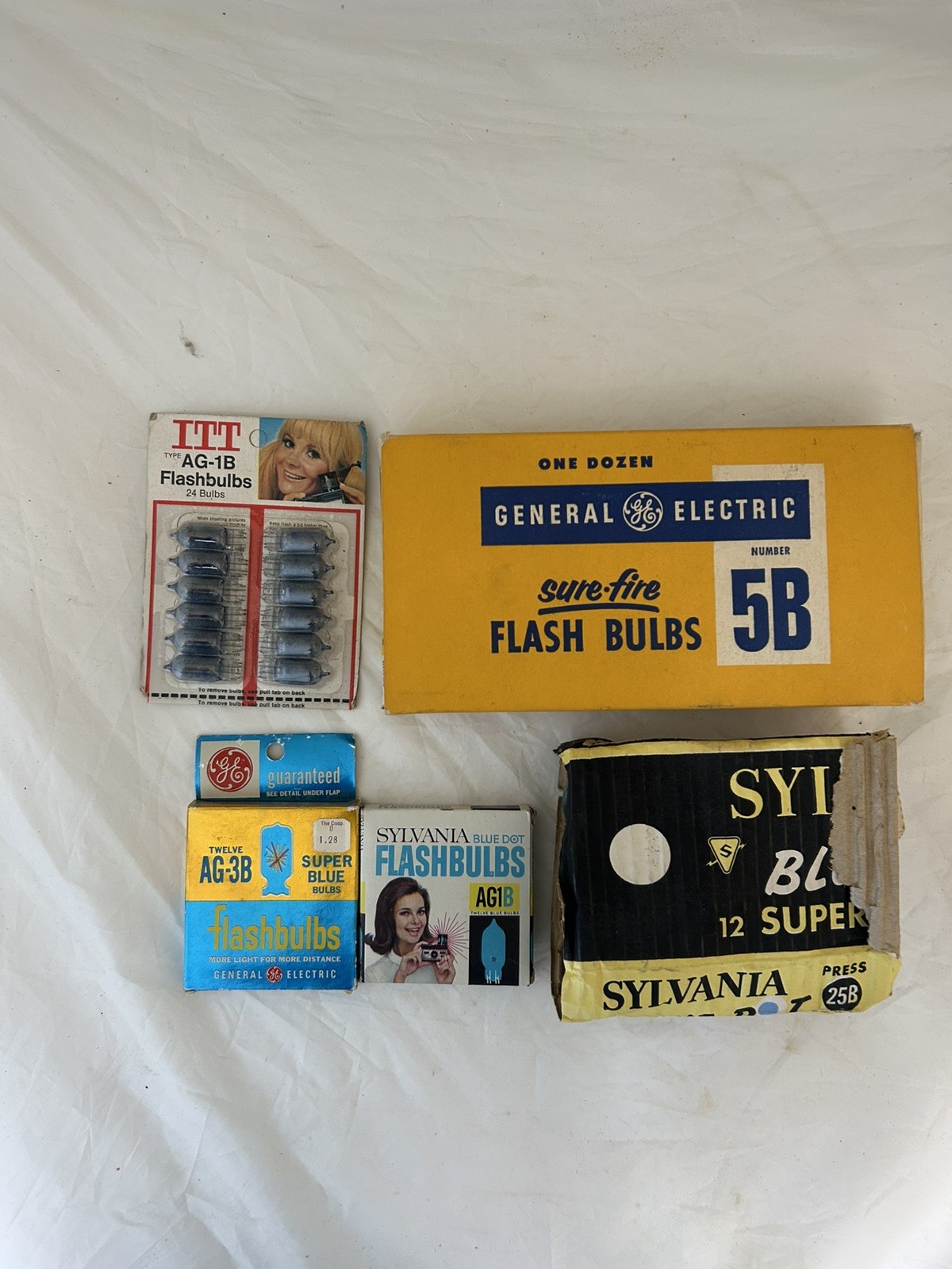 Lot of Vintage Film Flash Bulbs GE Sylvania ITT Variety