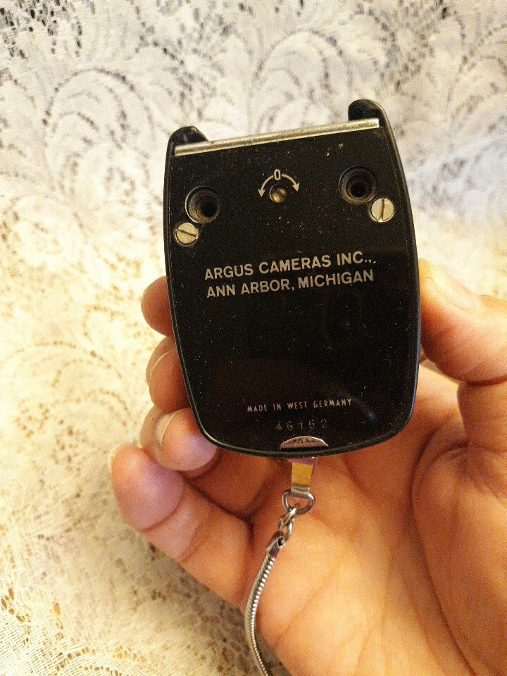 VTG The Argus L3 Lightmeter West Germany Leather Case Chain Palm Size Photograph
