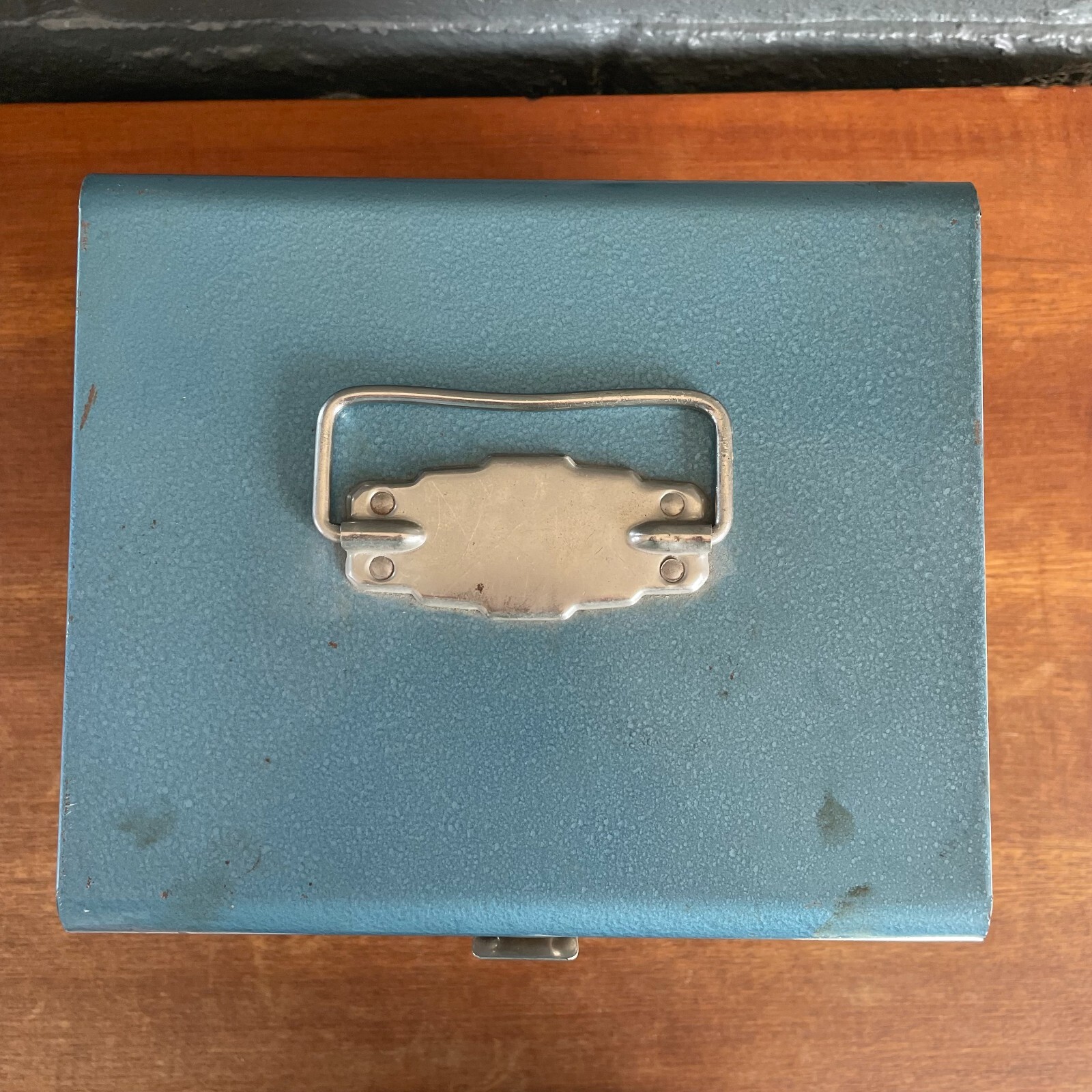 Large De Luxe Movie Reel Chest Holds 12 7 inch or 5 inch reels