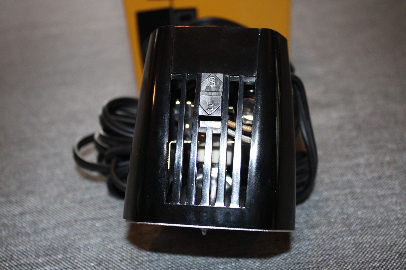 Vintage Kodak Instamatic Movie Light Model 2 No. D376 – w/ Original Box – Tested