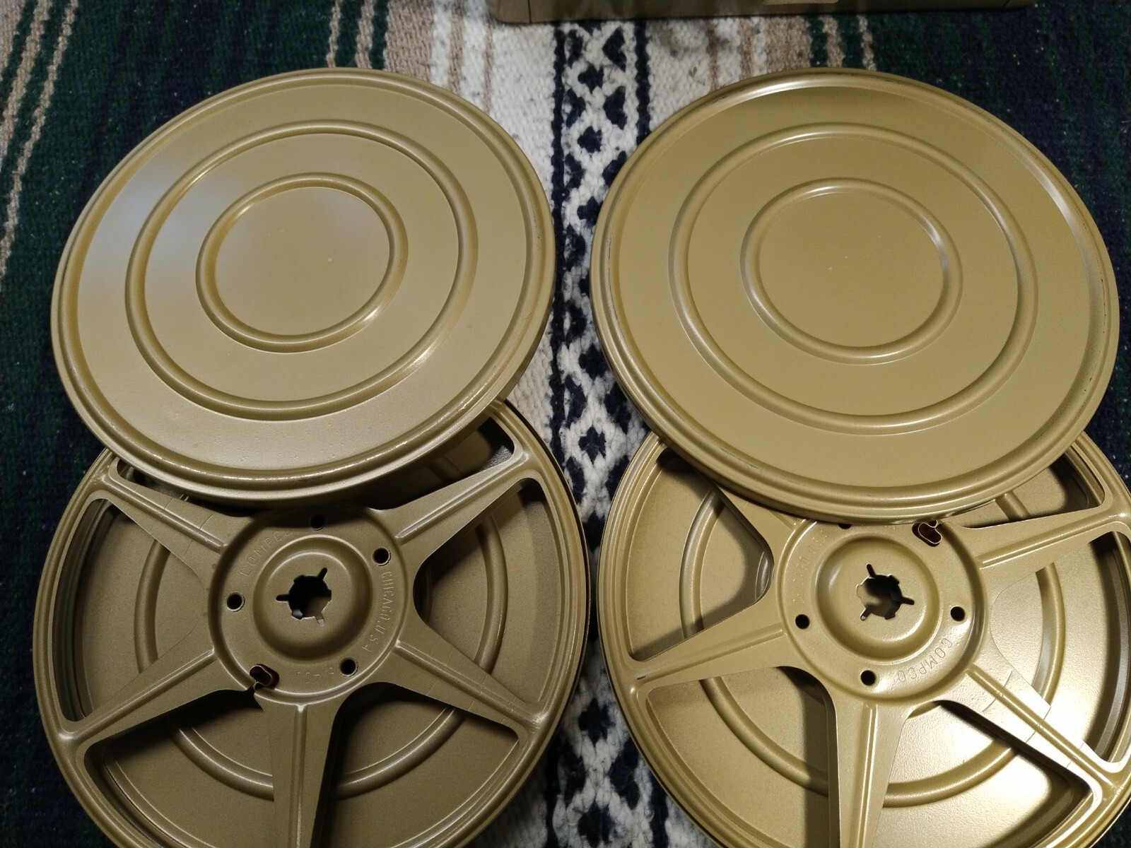 10 – 7″ wide Various Super 8 Metal Movie Reels and Cans w/ Case – Vintage!