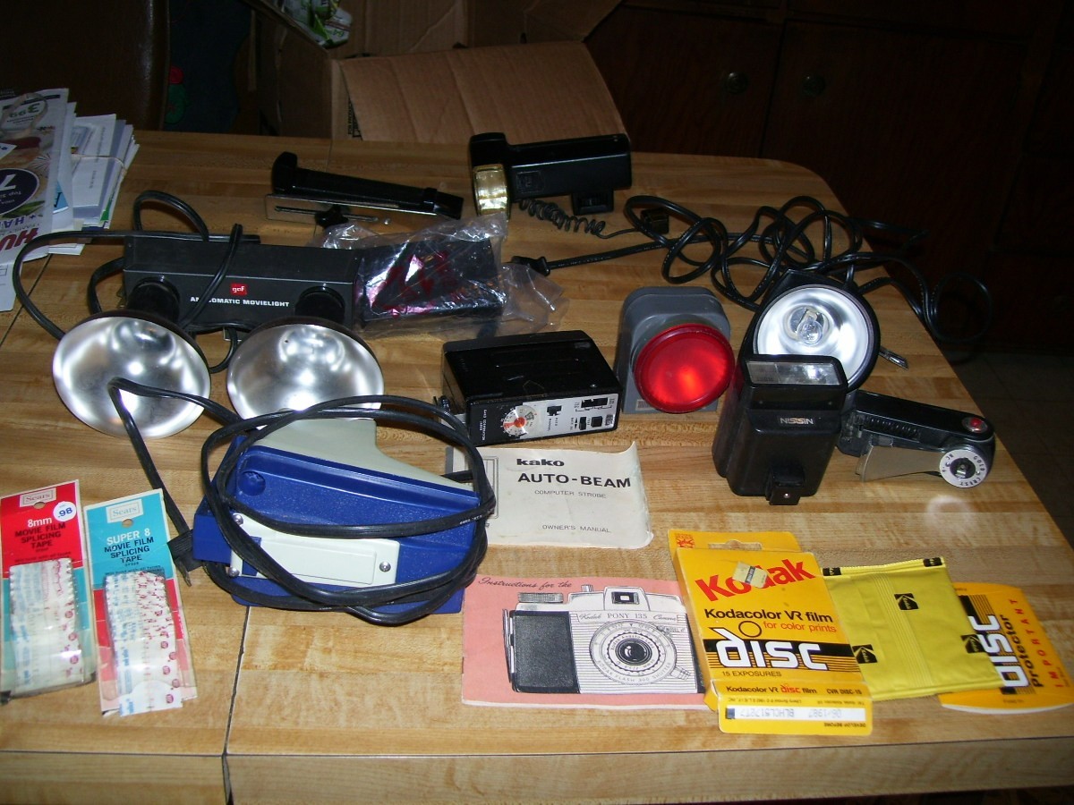 Lot #8F Vintage Camera Accessories Movie Light Flash Units Photo Meter Film More