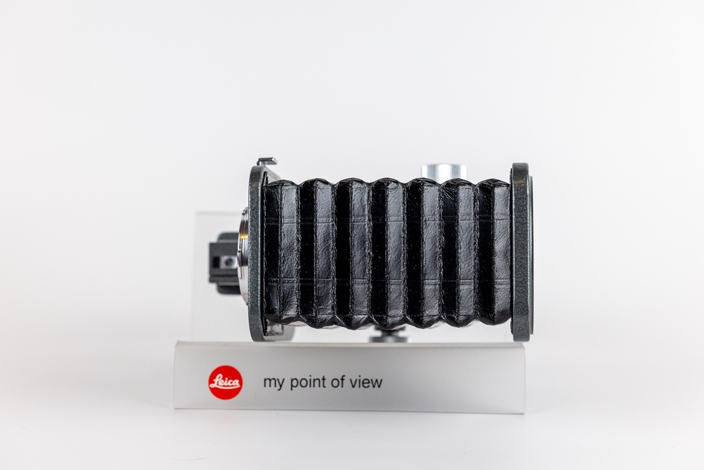Leica 16556P Bellows w/ 16557Q Focusing Rail Macro System w/ Box M Mount