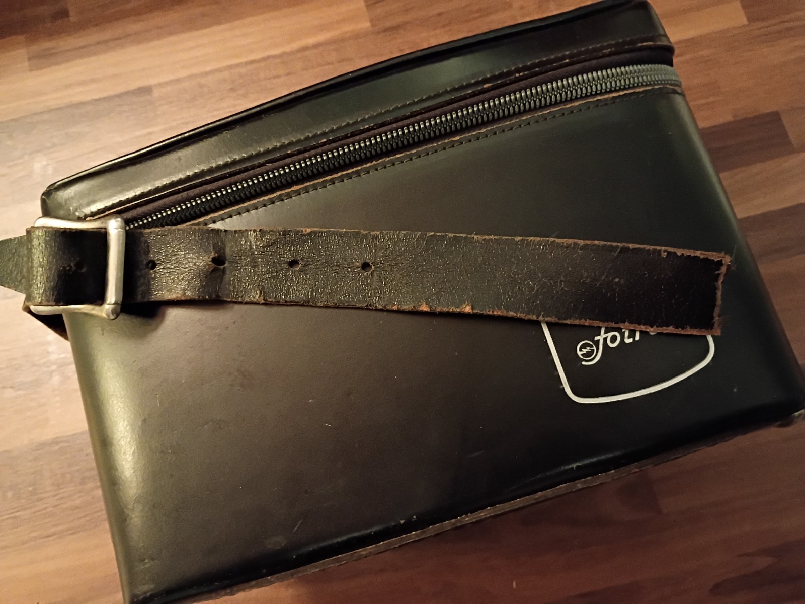 VTG Fotron Leather Carrying Case For Camera – Retro Photography – Broken Strap