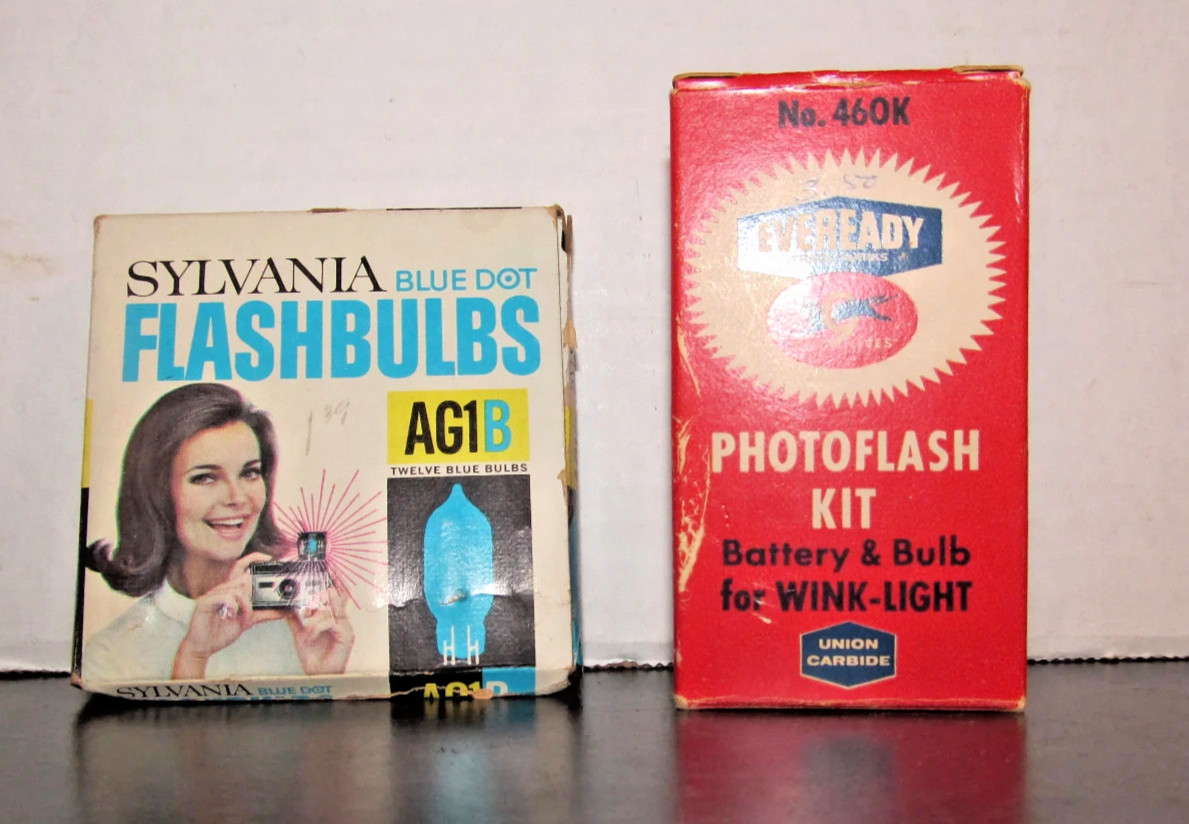 Vintage Eveready Photoflash Kit Battery Bulb for Wink-Light Sylvania Flashbulbs