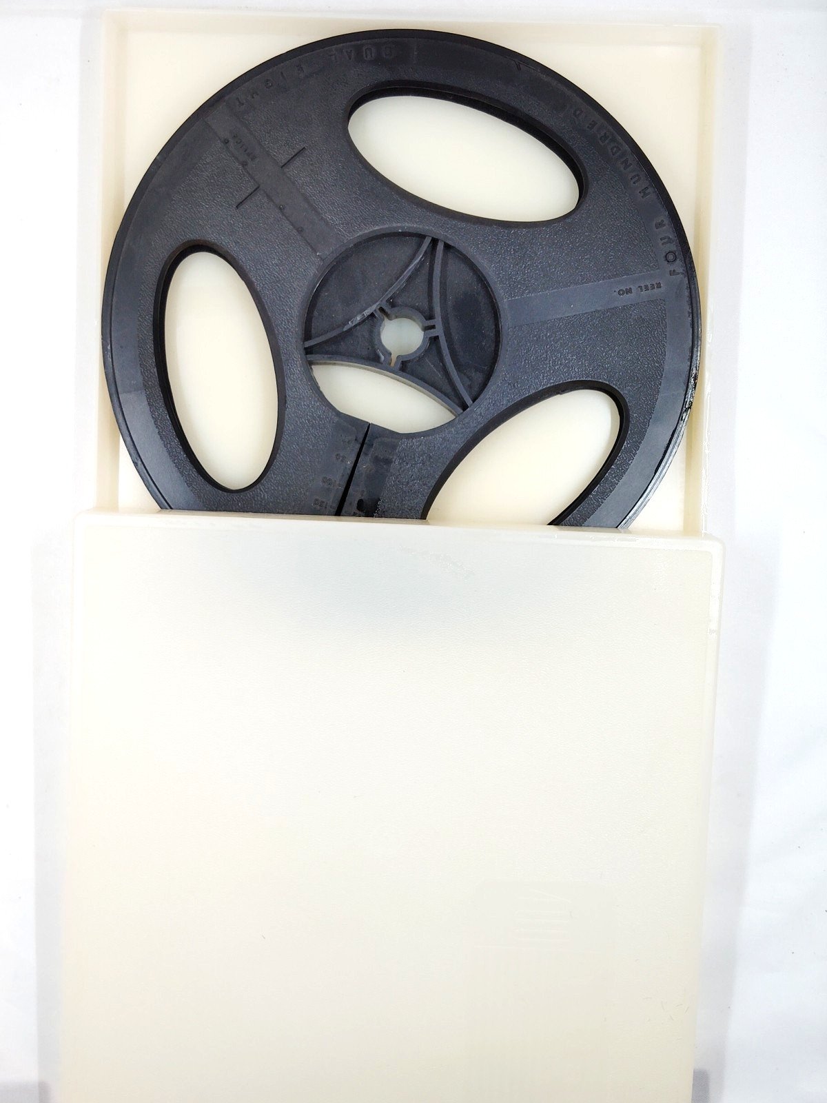 Two Vintage Dual 8 Super 8 Std 8 400ft reels And Cases Universal – Yankee & Baia