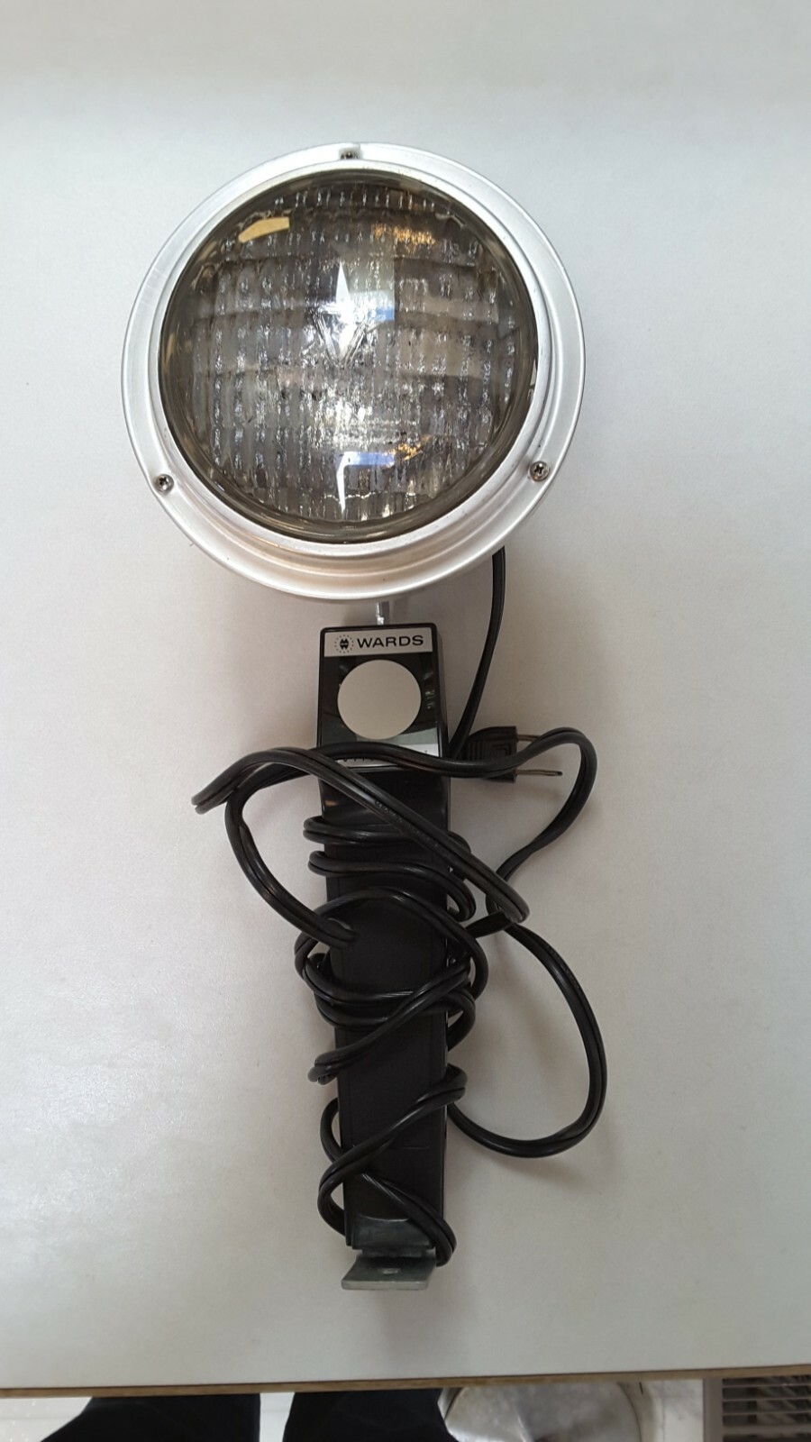 Vintage Montgomery Wards Movie Light, Twin Beam – Flood or Spot 67-3284, Working