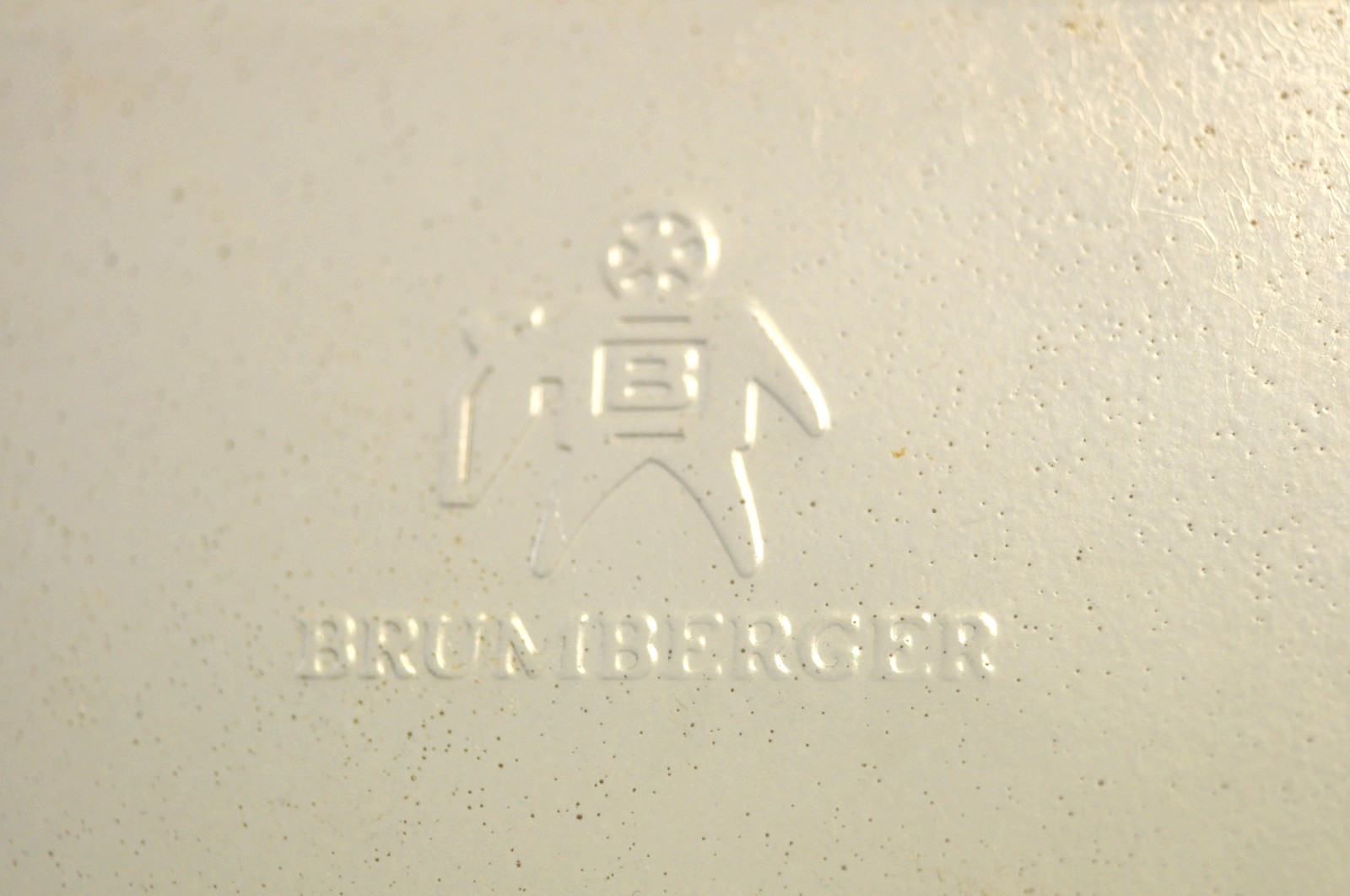 Brumberger metal movie case with 11-7 inch reels/cans. READ.