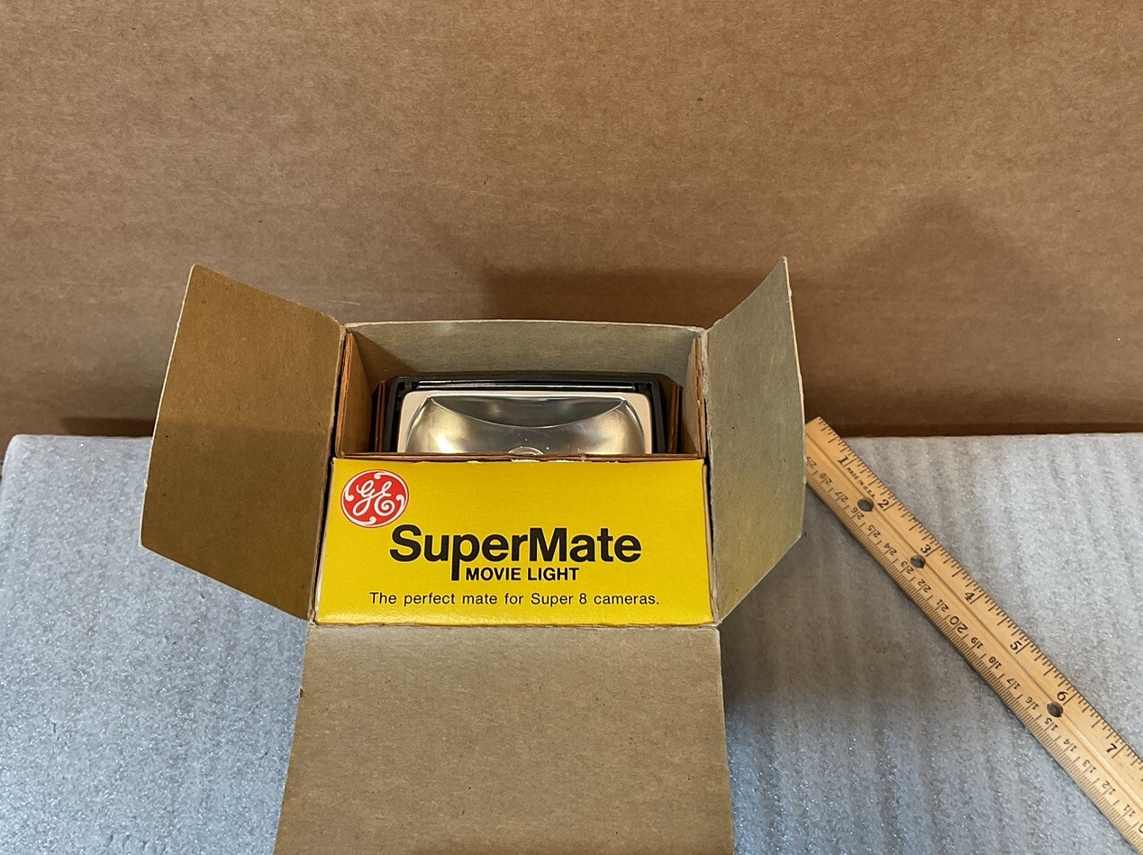 General Electric SuperMate Movie Camera Light Model SM-2 New In Box Super 8