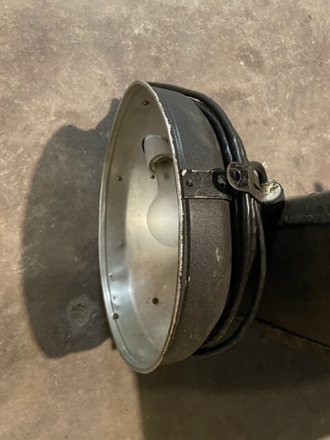 Vintage Set of 2 UnNamed Large Photo Flood Lights with case and bulbs