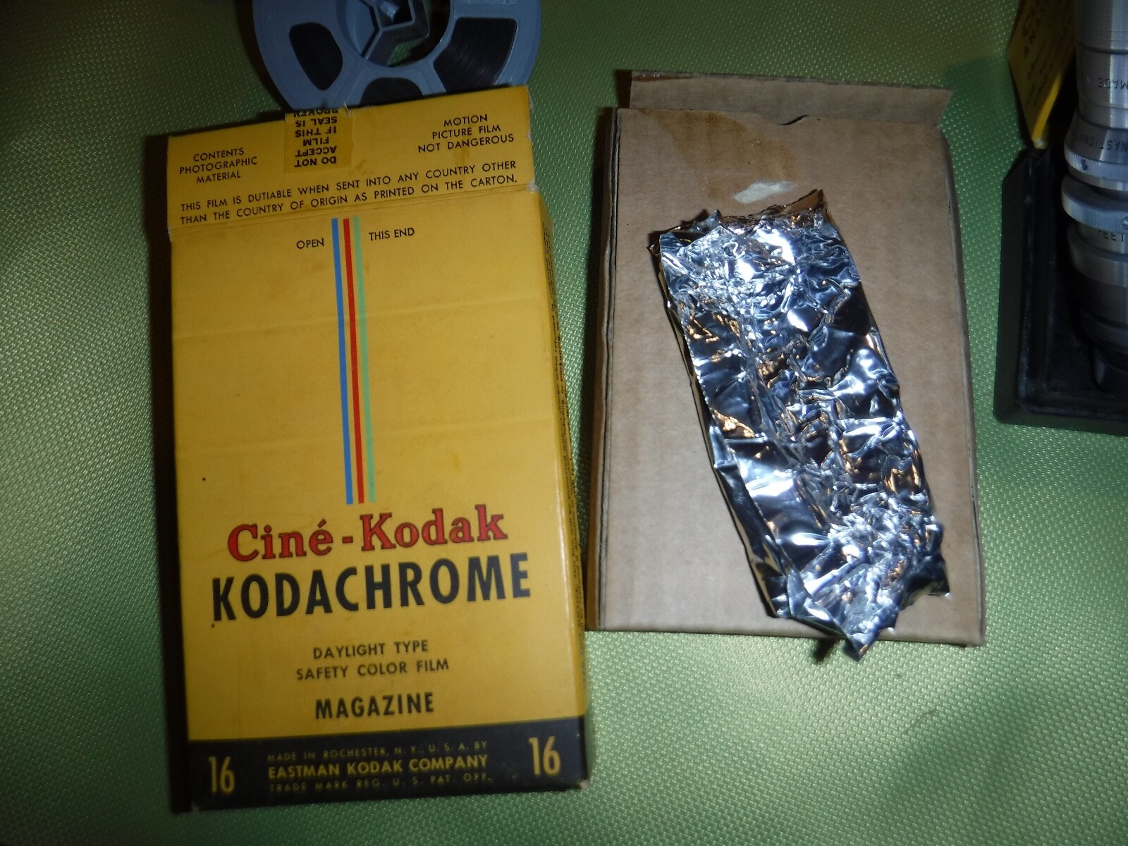 VINTAGE KODAK LOT ; LENS, FLASHOLDER , LENS ADAPTER , KODACHROME 2 VINTAGE BOXS