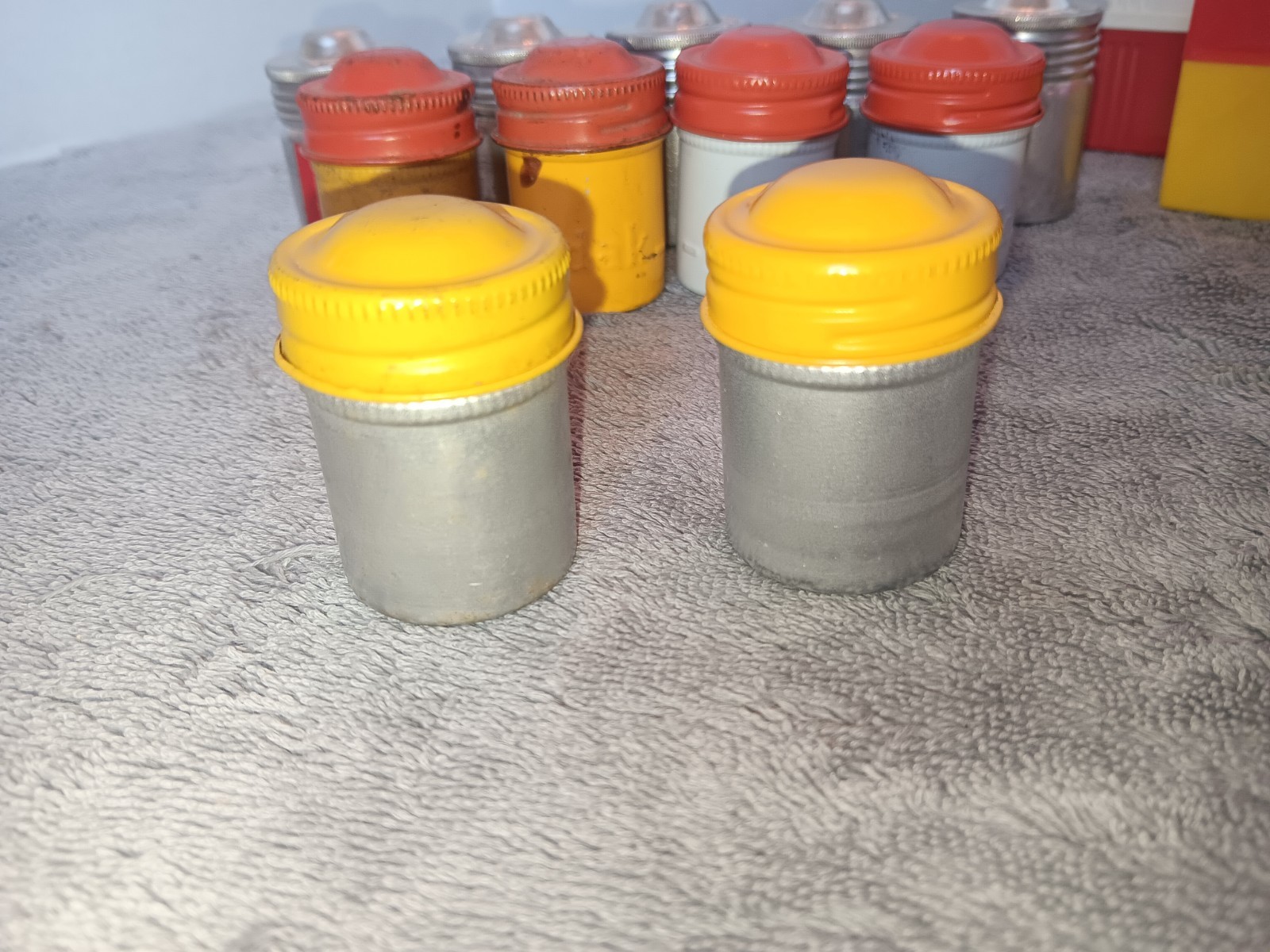 Estate Lot of 11 Vintage Kodak and Ansco Film Canisters Plus 4 Plastic Slide Tr