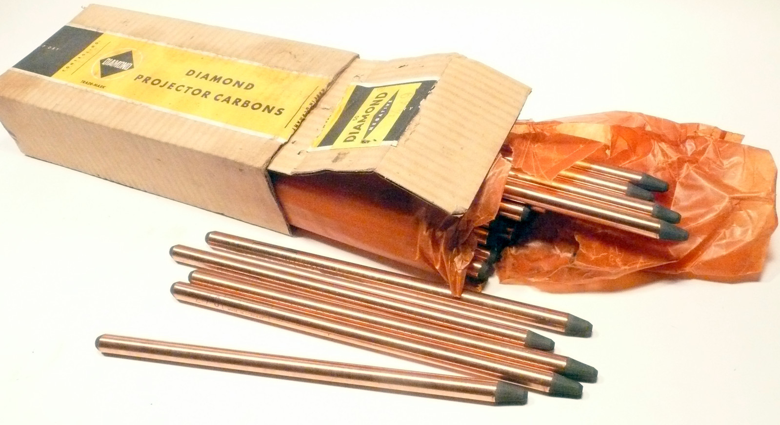 CARBON ARC RODS for 35mm FILM PROJECTION – 1 BOX of 10mm x 9″ DIAMOND NEGATIVE
