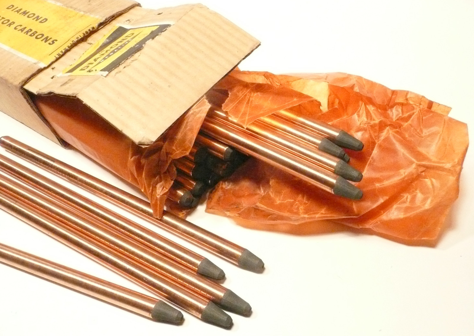CARBON ARC RODS for 35mm FILM PROJECTION – 1 BOX of 10mm x 9″ DIAMOND NEGATIVE