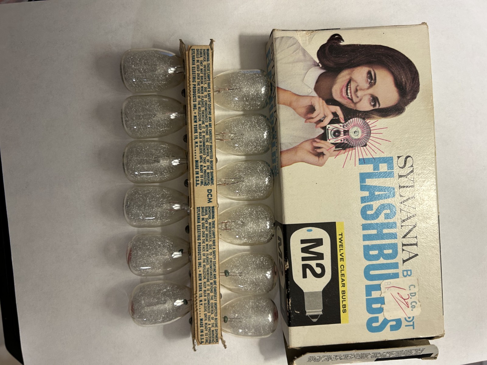VINTAGE (8) Sylvania Blue Dot Flashbulbs M2B, (4 GE) Flash Camera Bulbs