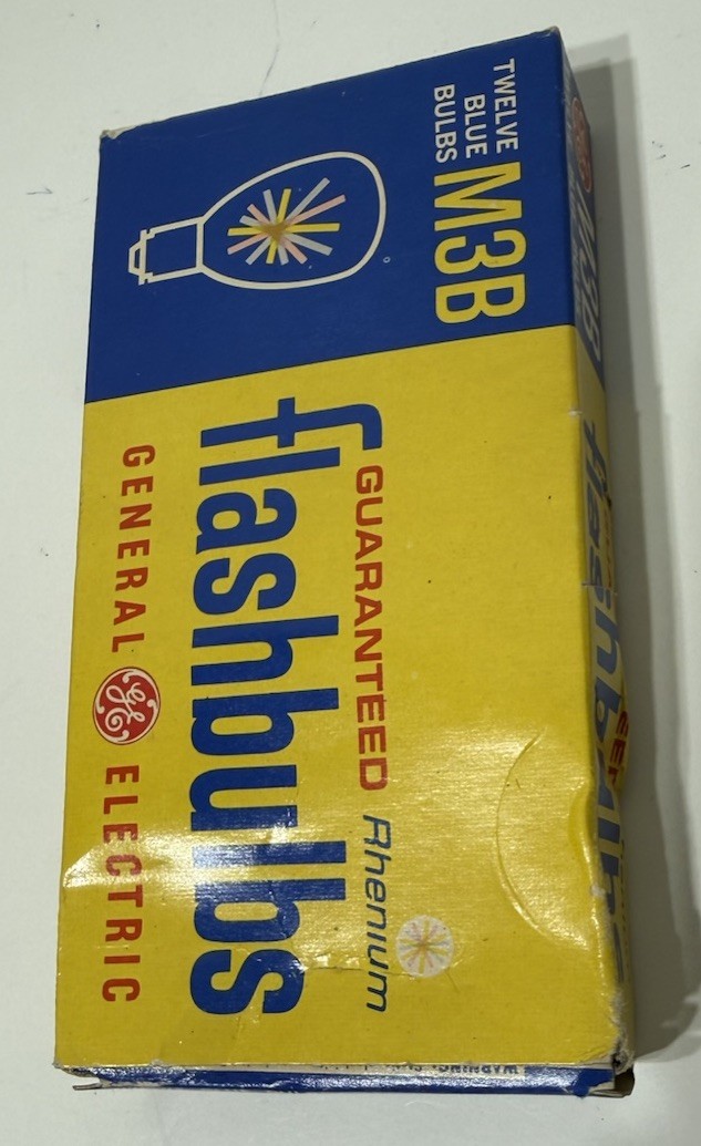 Vtg GE M3B Flashbulbs Box of 12 Rhenium Blue Camera Flashbulbs General Electric