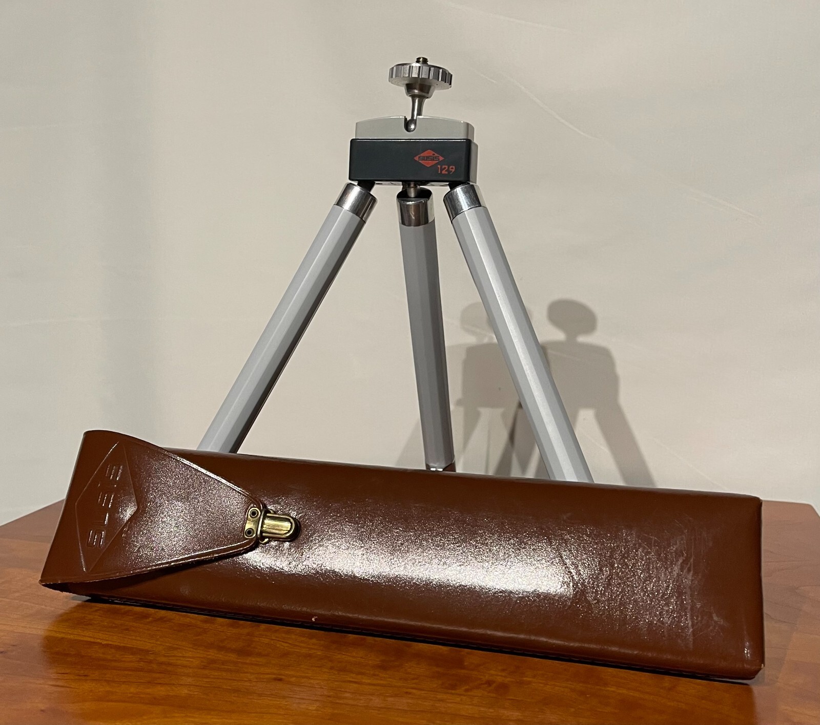 DeJUR D-1 Vintage Film Camera – with Susis 129 Tripod