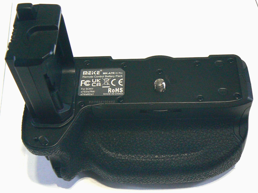 Meike MK-A7R IV Pro Remote Control Battery Pack Grip for Sony a7S3 a7R4 a74
