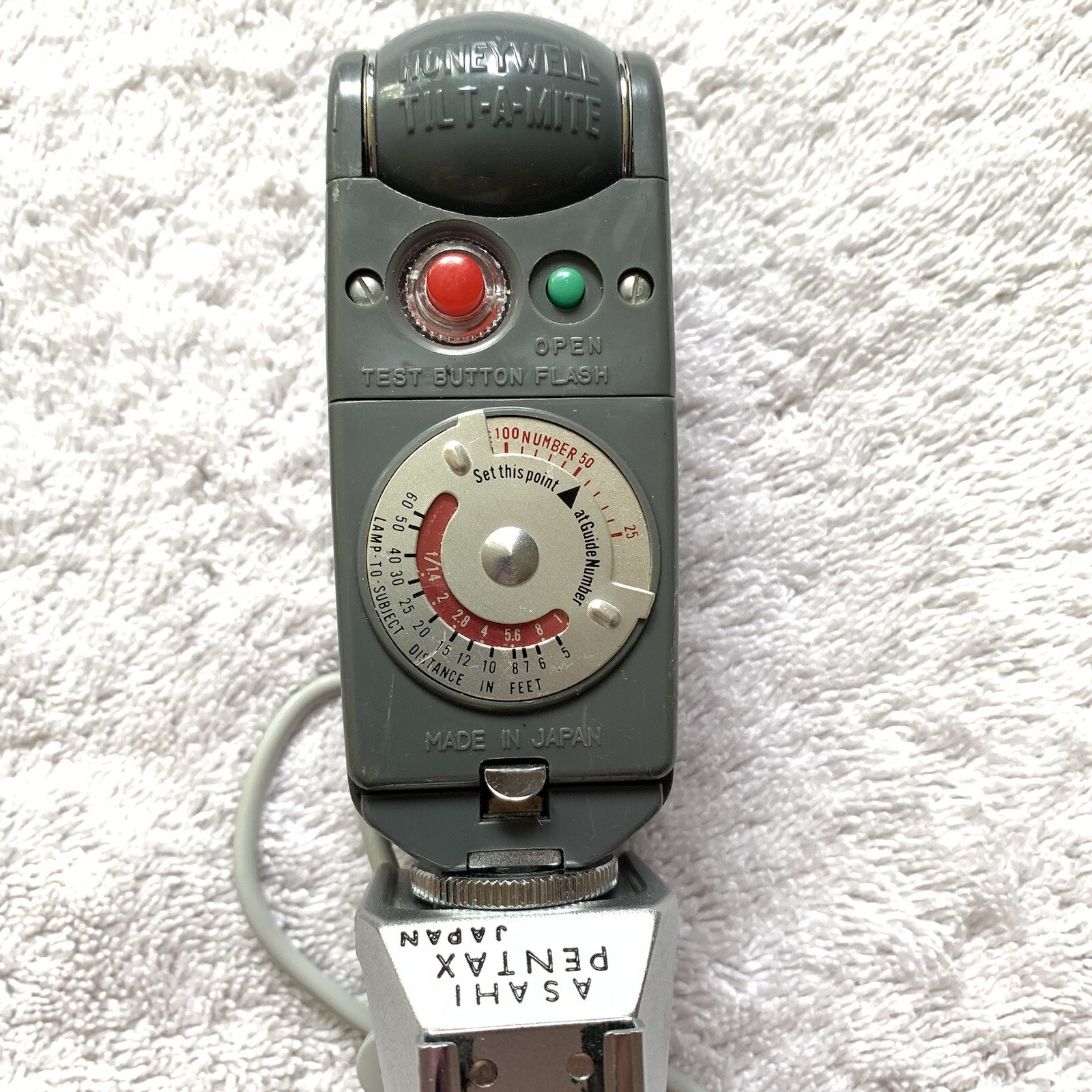 Honeywell Tilt-A-Mite Flash with Case – Made in Japan – Vintage Camera Accessory