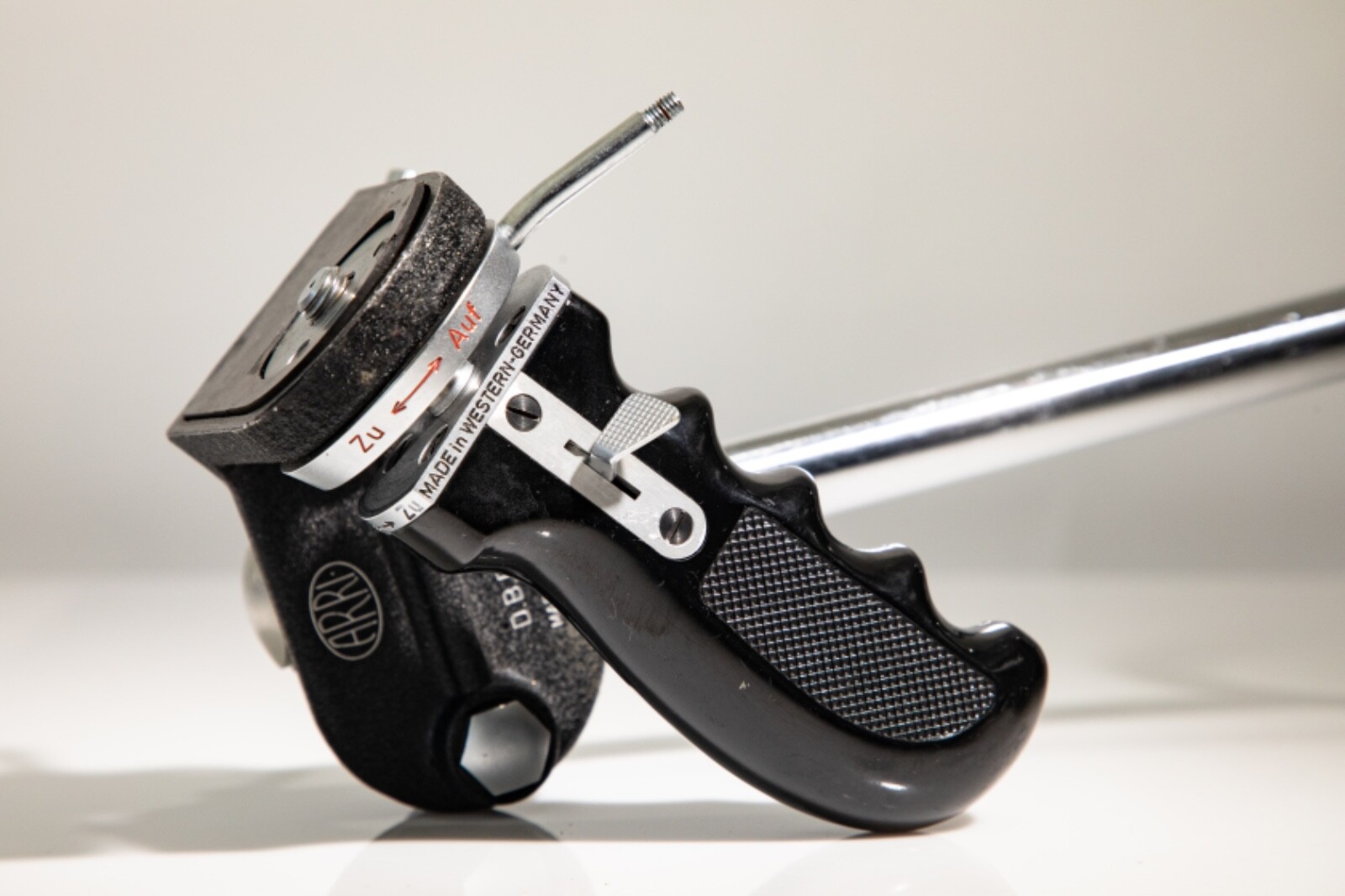 Arriflex Shoulder Brace for 16mm camera – w pistol grip, start and stop button!