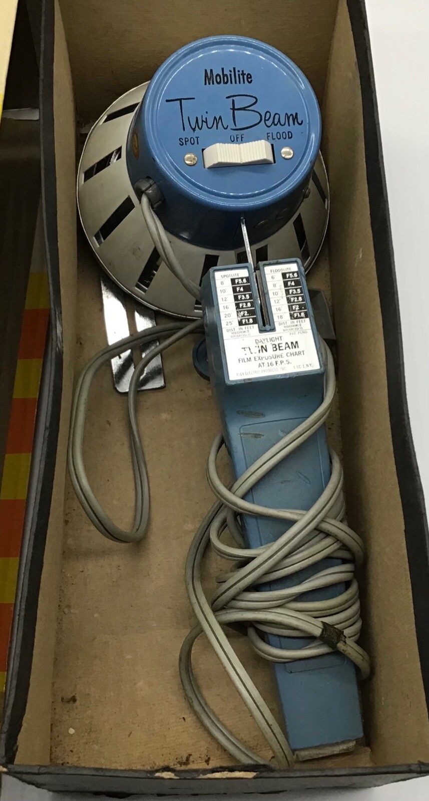 Vintage Mobilite Daylight Twin Beam Electric Flood Light 3400 K Great for Movies