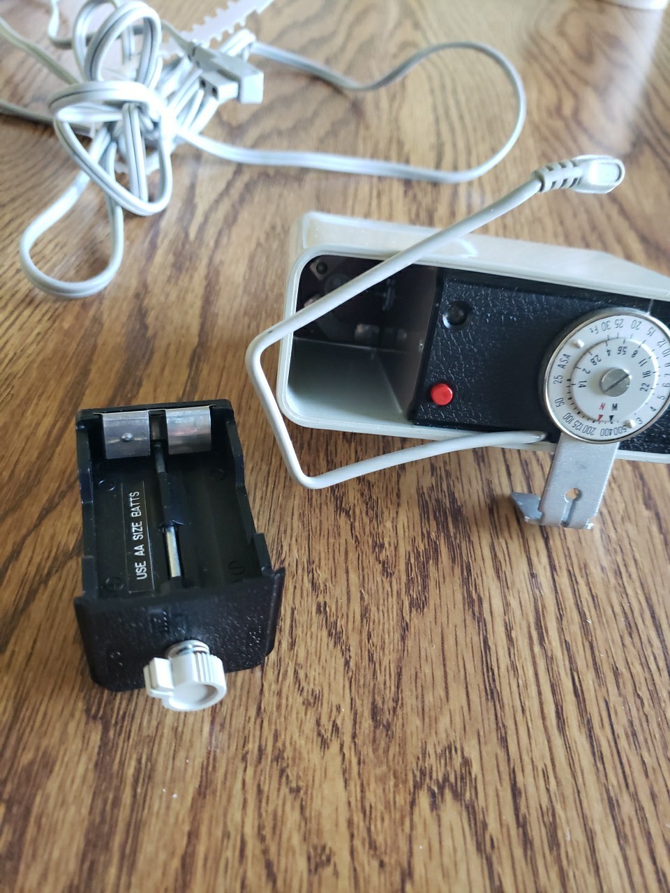 Kmart Focal 40 Solid State Electronic Flash For A.C. Or Battery W/ Cord Booklet