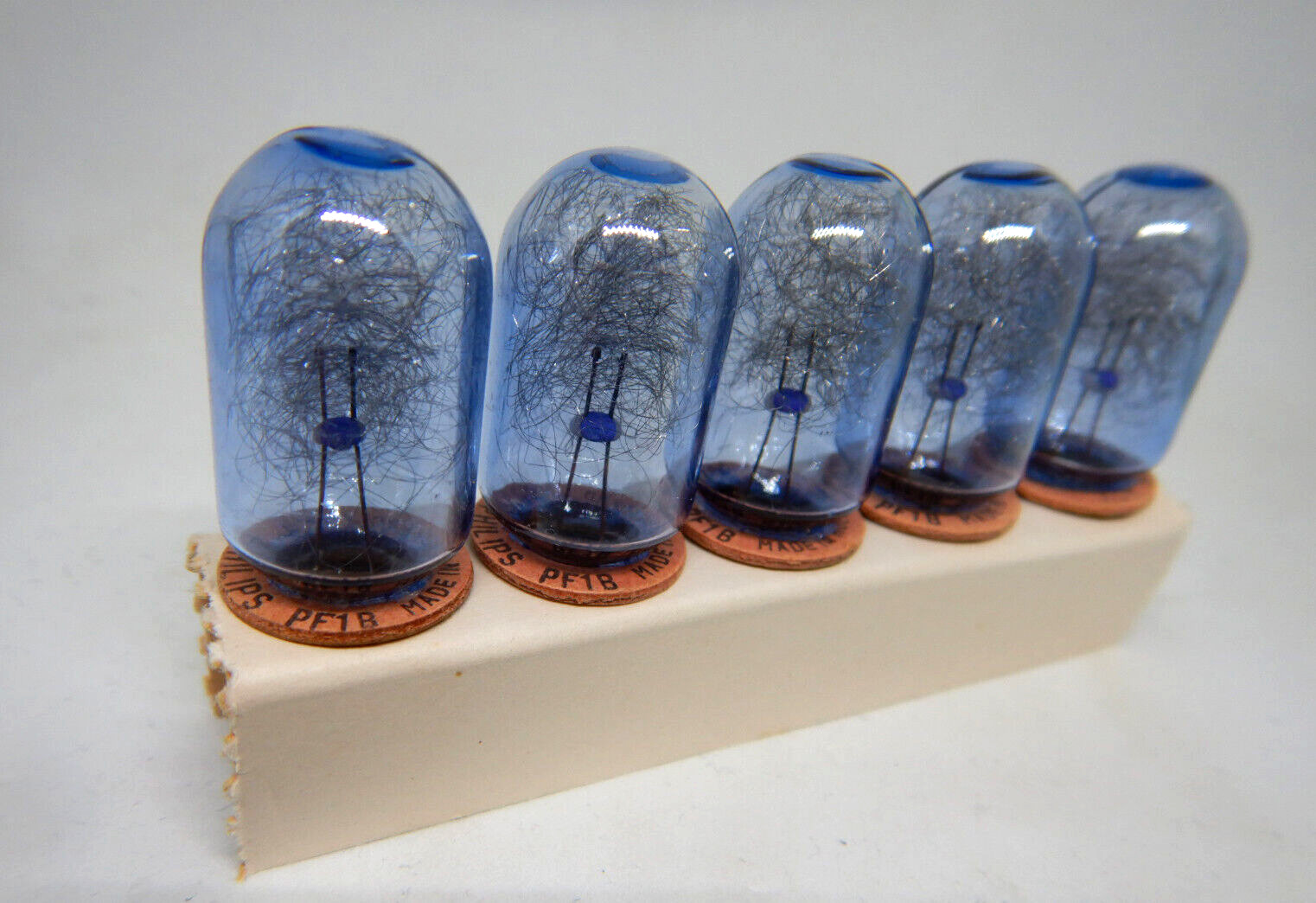 Vintage Philips Photoflux PF1B Light Bulb AC9 Pack Of 5 Camera Flash New Unused