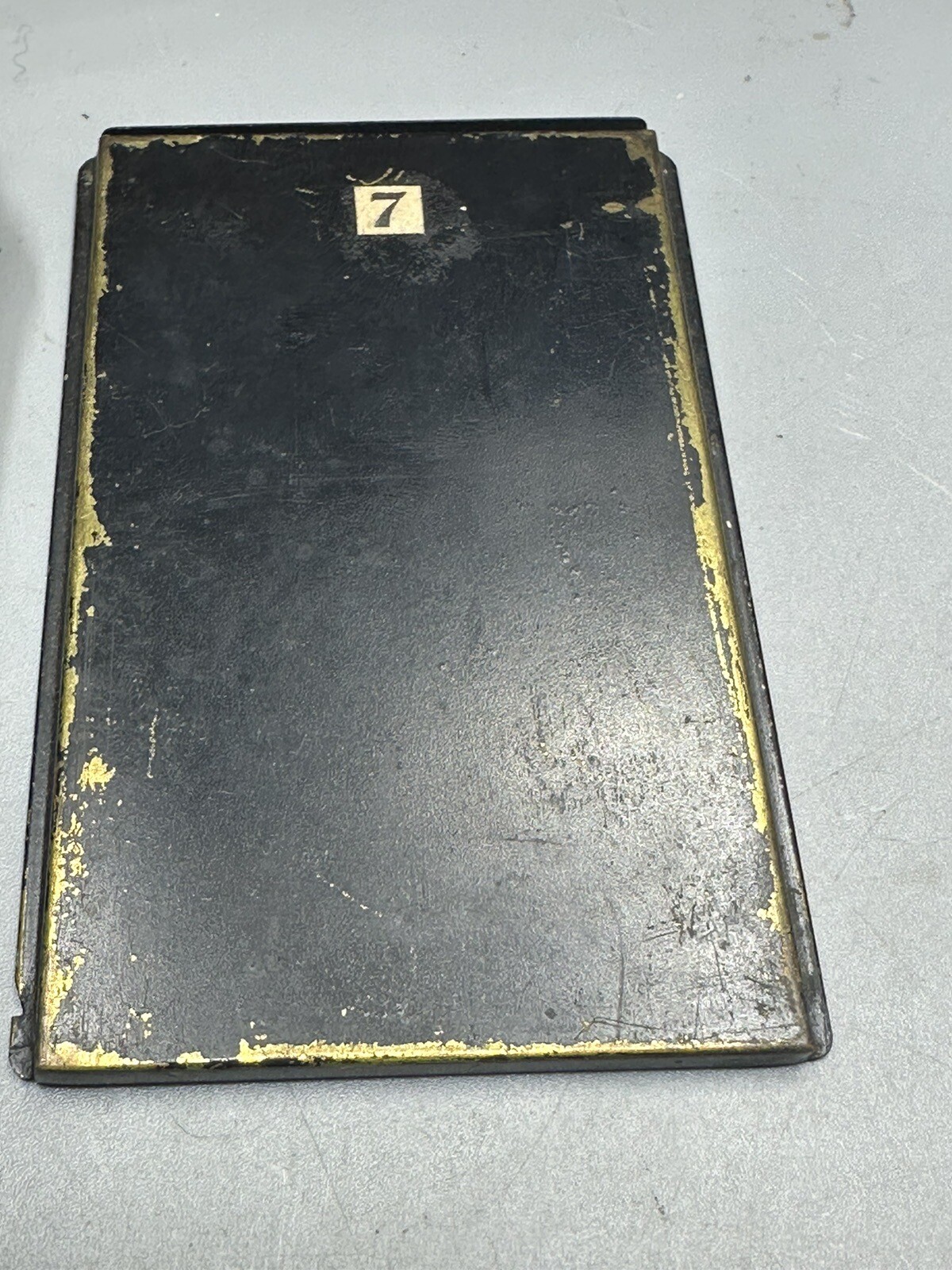 Adams & Company – London – Vesta – Metal film packs and case