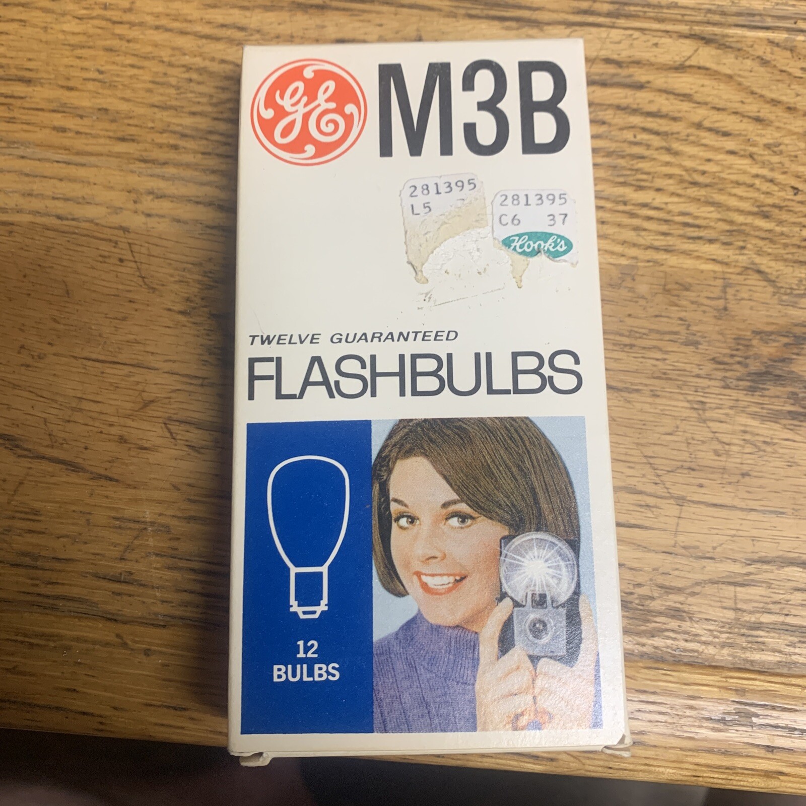 General Electric GE M3B Flashbulbs Vintage