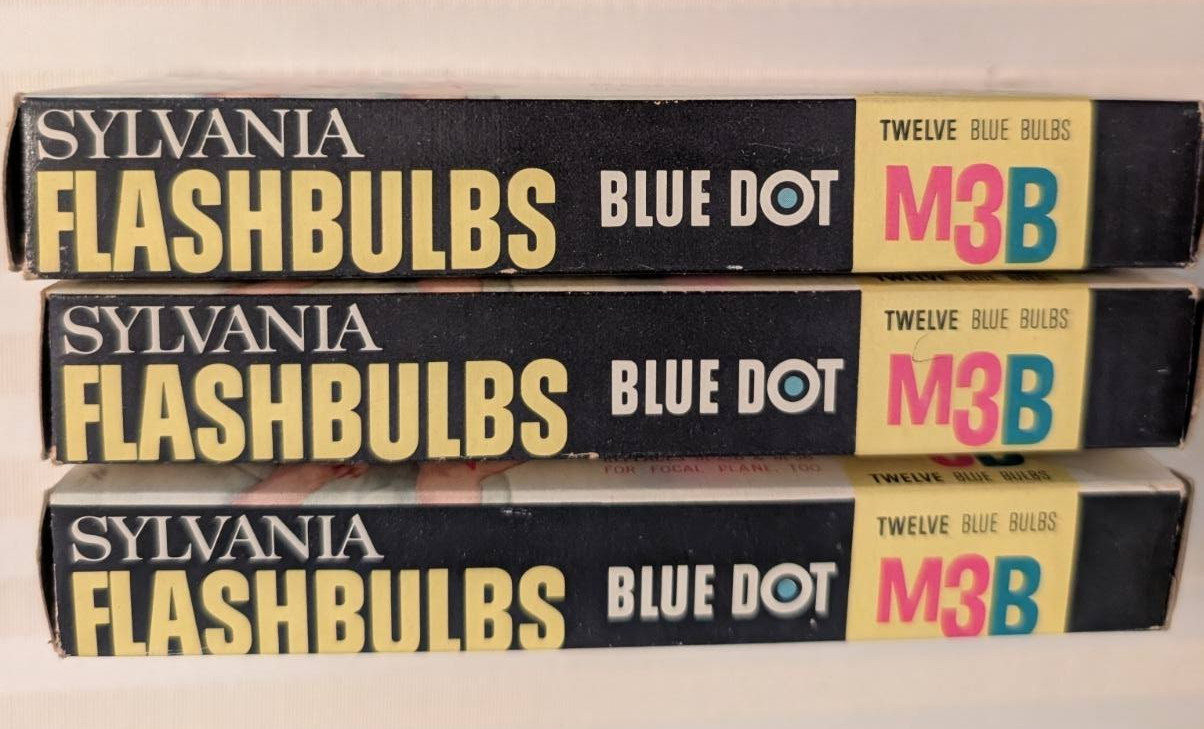 3 Boxes Sylvania Blue Dot Flash Bulbs M3B 12 Blue Untested – 2 full; 1 partial