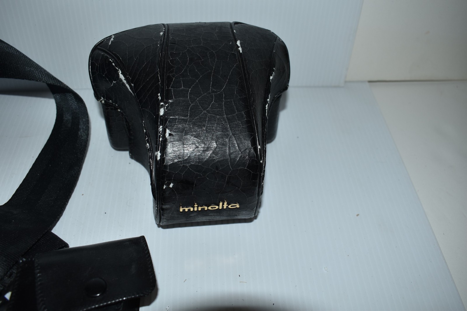 VINTAGE CAMERA BAGS- LENS CASE- MINOLTA / LOWE-PRO / VIVITAR (OQI13)