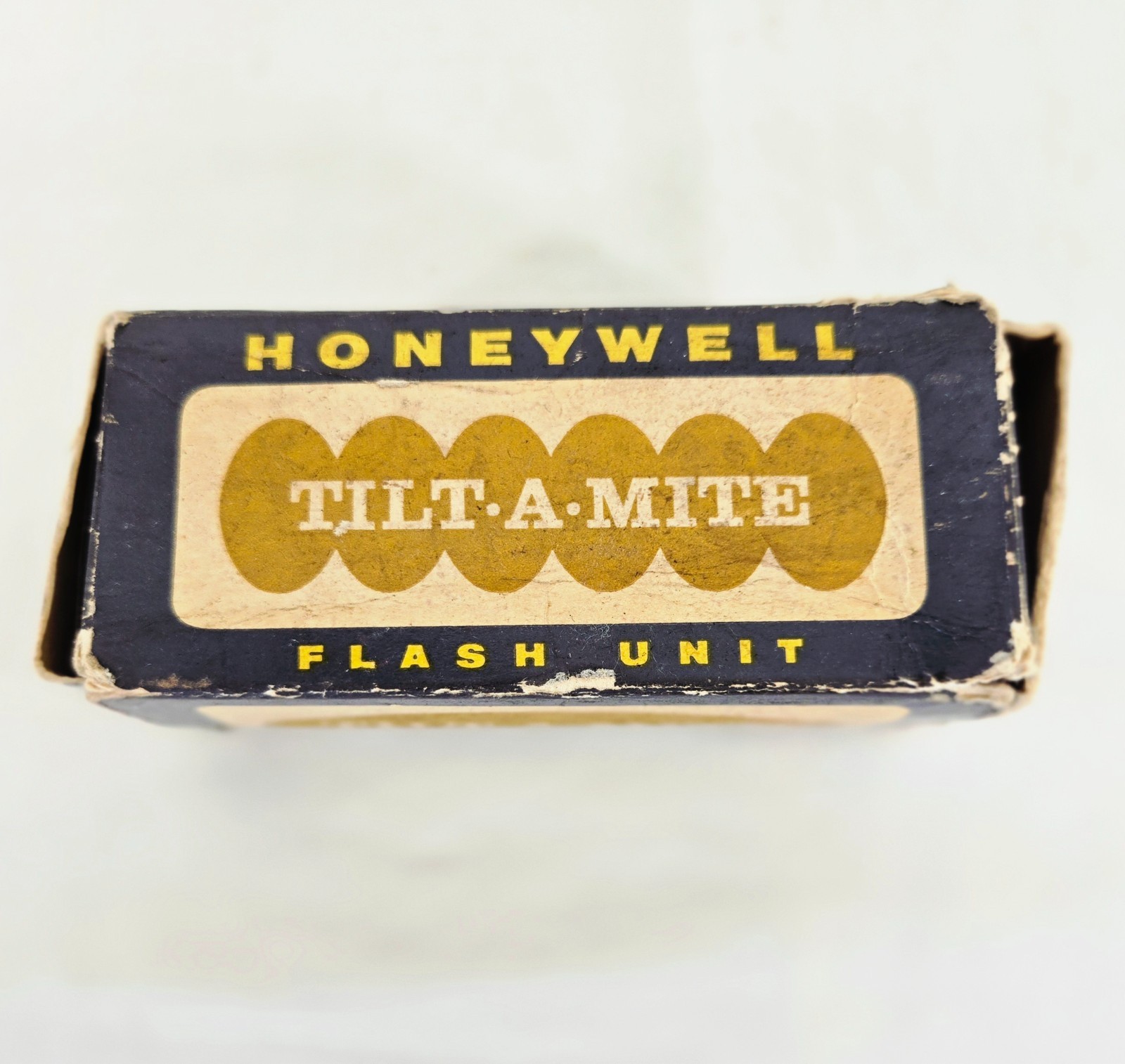 Vintage Honeywell Tilt-A-Mite Flash Unit with Case batteries and Original Box