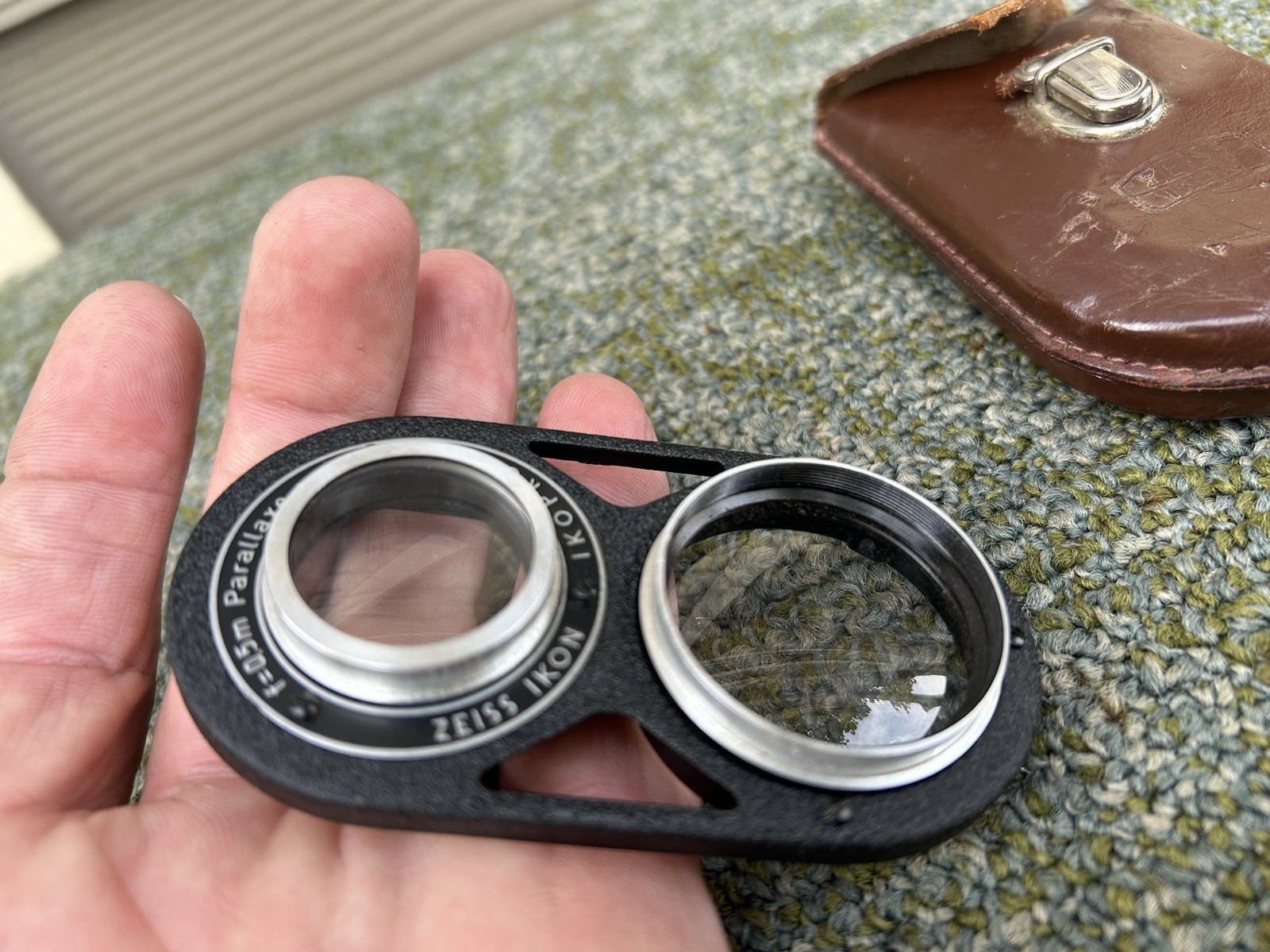 Zeiss Ikon ‘Ikoprox F=0.5m Parallax Correct Close Up Lens Attachment With Case